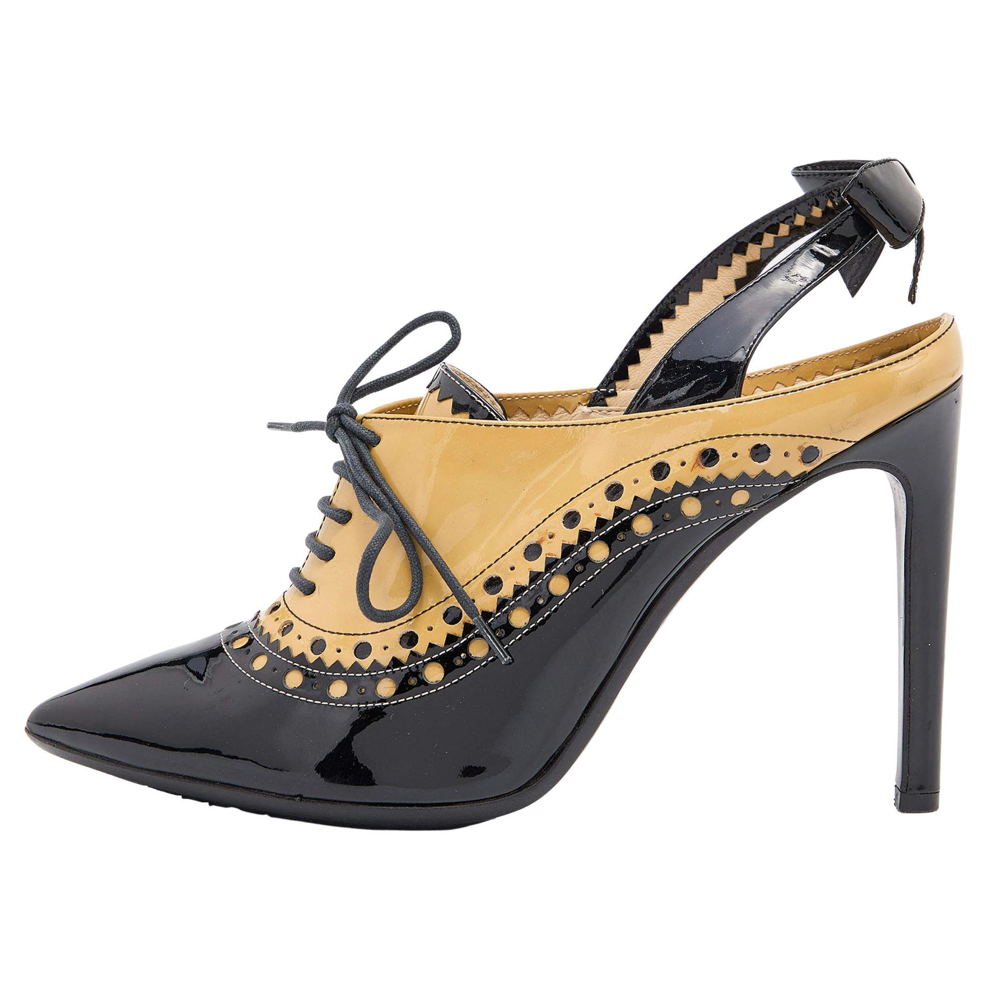 Moschino Multicolor Black/Beige Patent Leather Pointed Toe Lace Up Pumps Size 39 For Sale