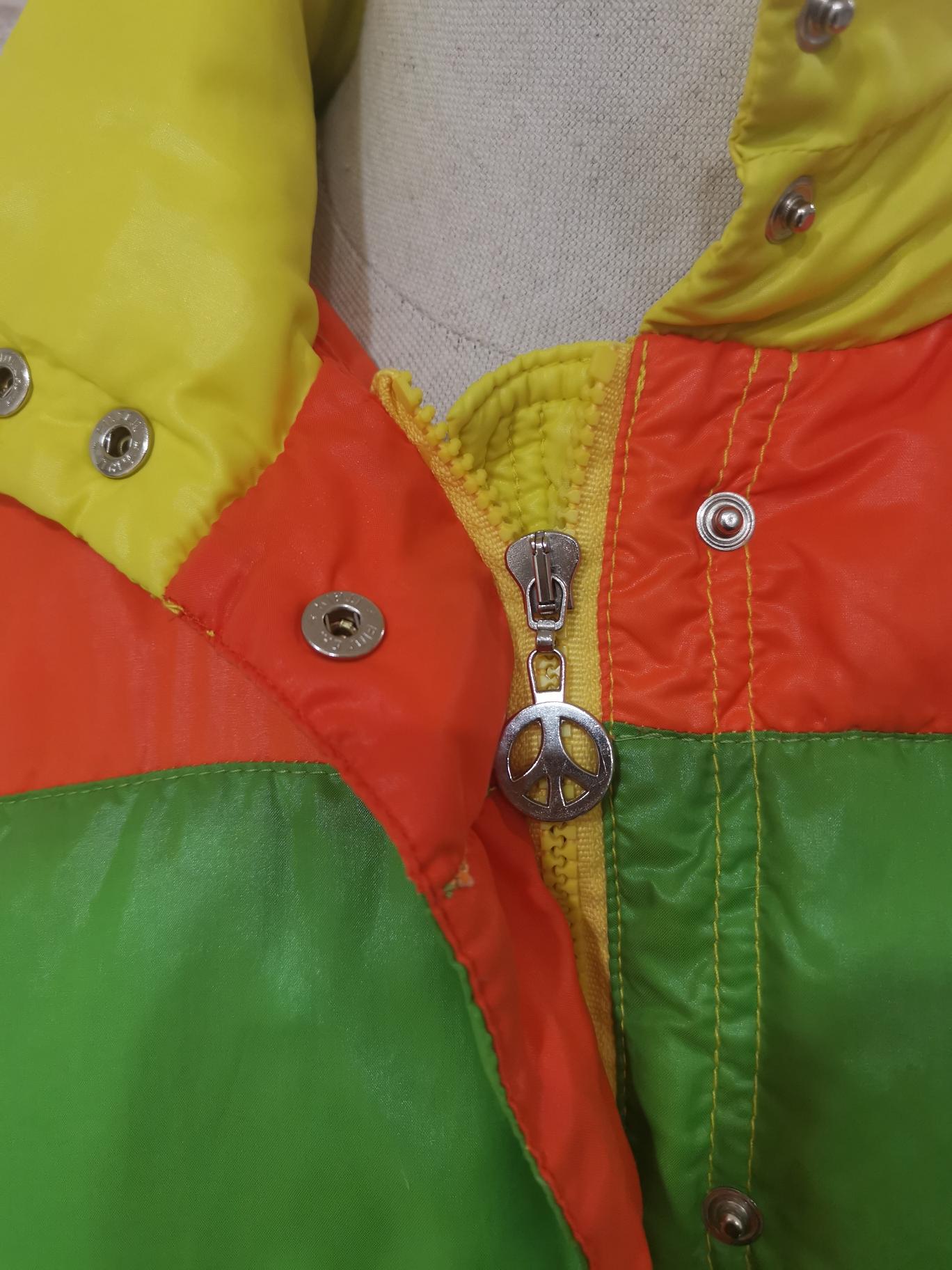 Moschino mehrfarbige Bomberjacke im Zustand „Gut“ in Capri, IT