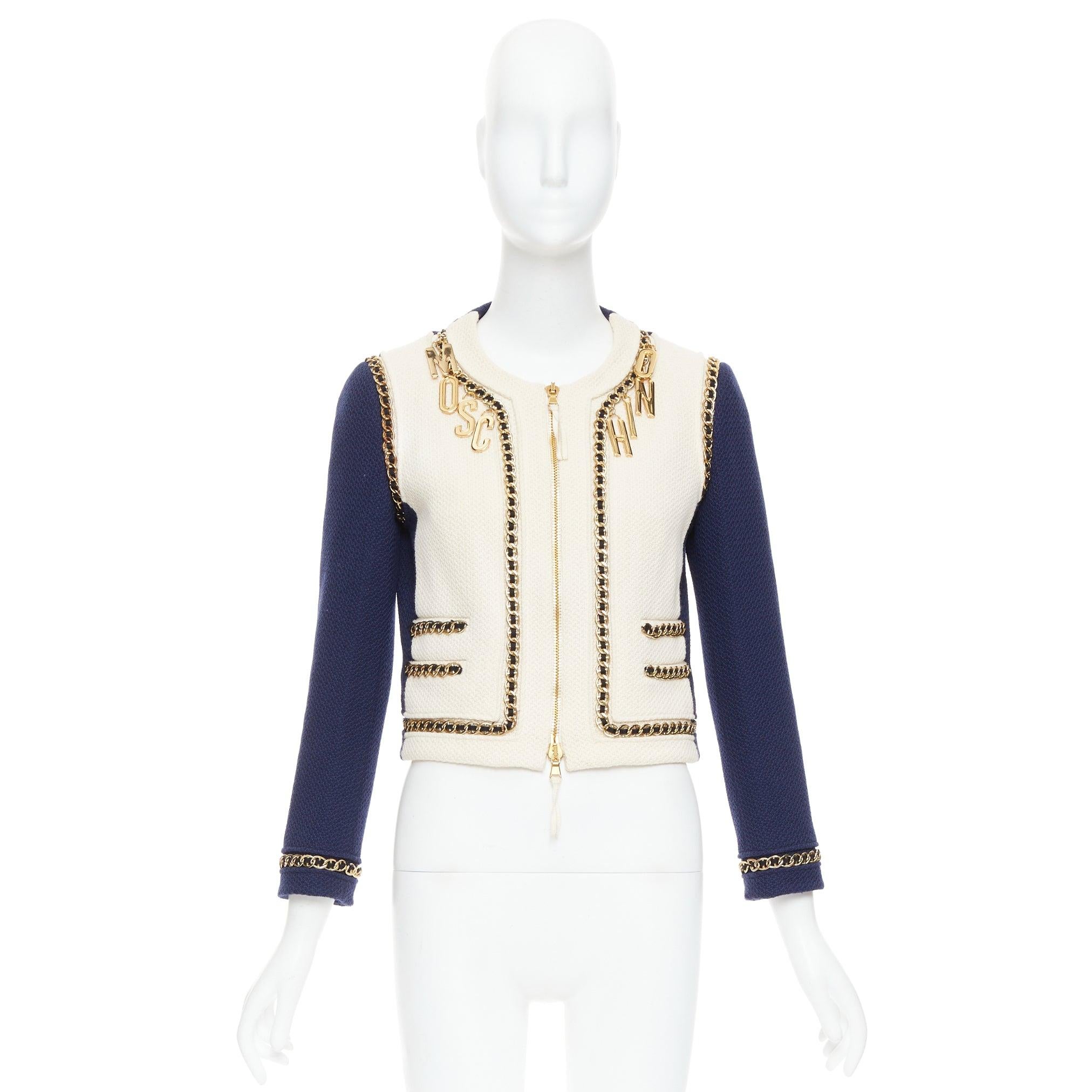 MOSCHINO giacca in tweed crema con logo in oro bianco e blu, IT40 S. in vendita 5