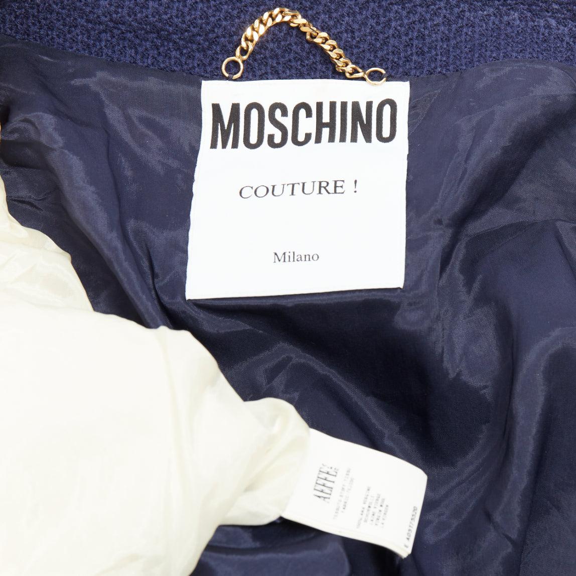 MOSCHINO giacca in tweed crema con logo in oro bianco e blu, IT40 S. in vendita 4