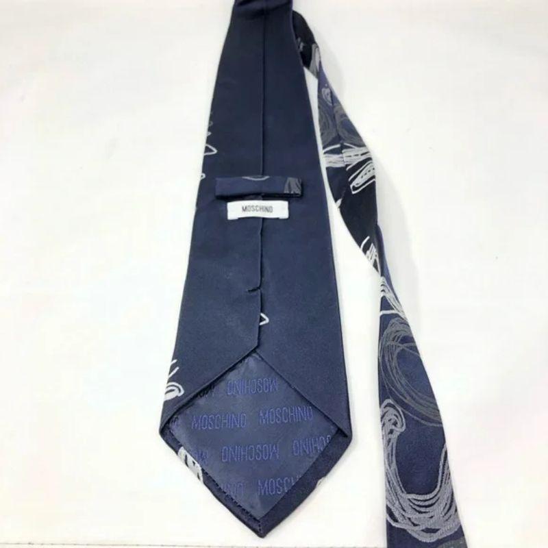 Moschino Navy White Silk Tie In Excellent Condition For Sale In Los Angeles, CA