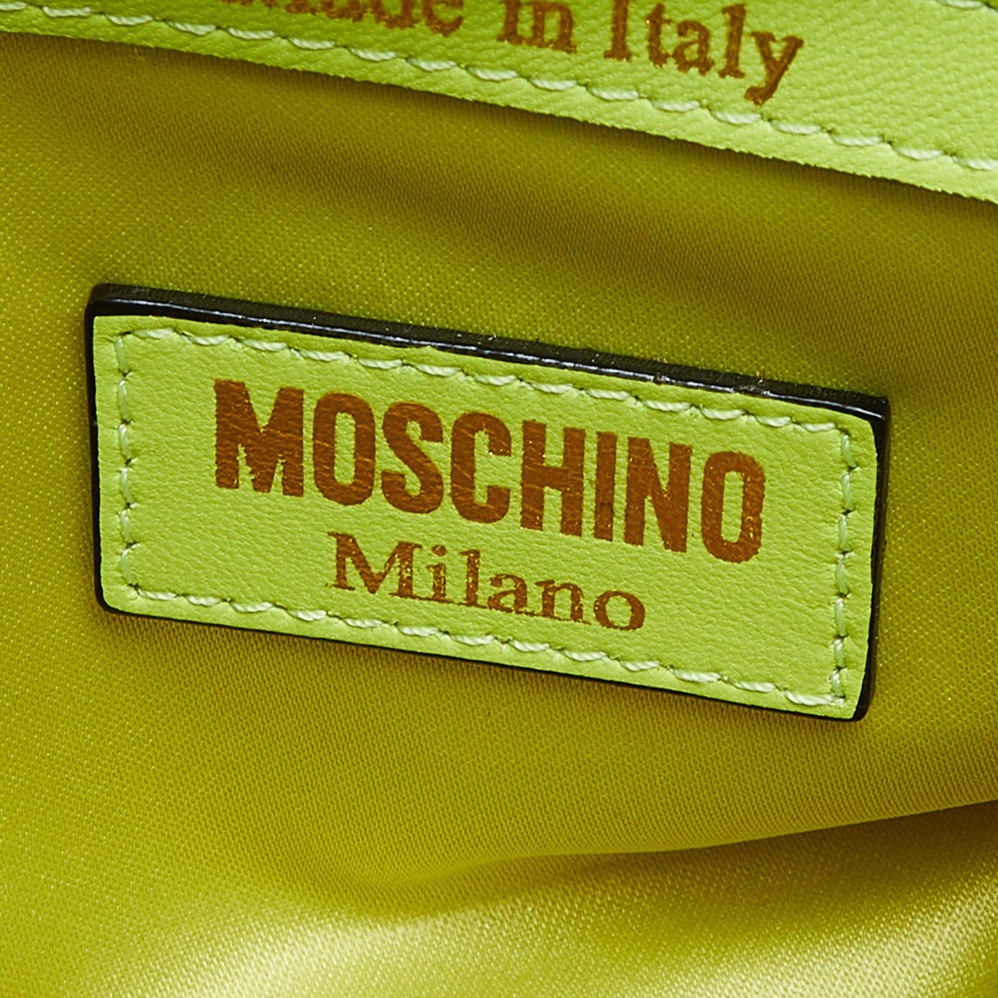 Moschino Neon Green Quilted Leather Classic Logo Flap Shoulder Bag In New Condition In Dubai, Al Qouz 2