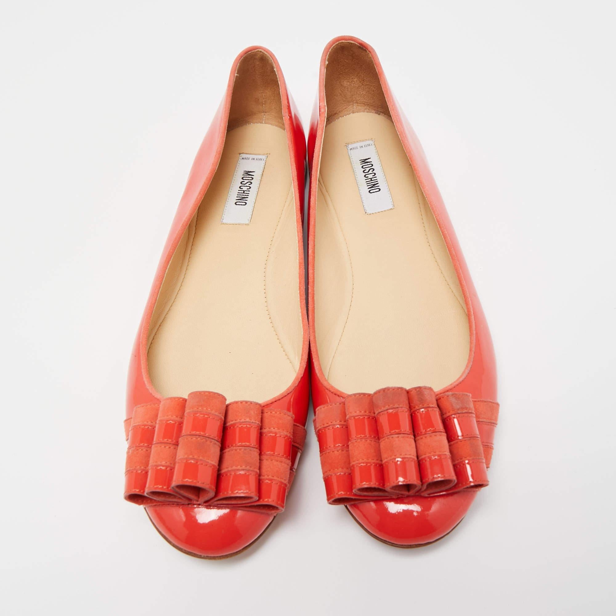 Rosso Moschino Ballerine in pelle verniciata arancione misura 40