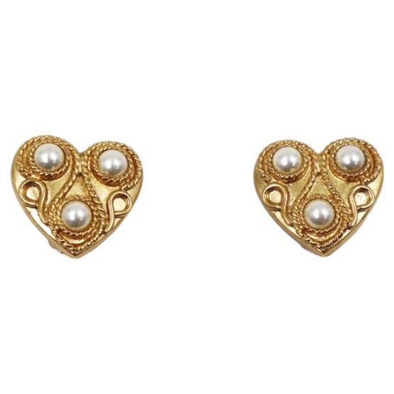 1990's MOSCHINO Pearl Heart Shape Clip On Earrings For Sale at