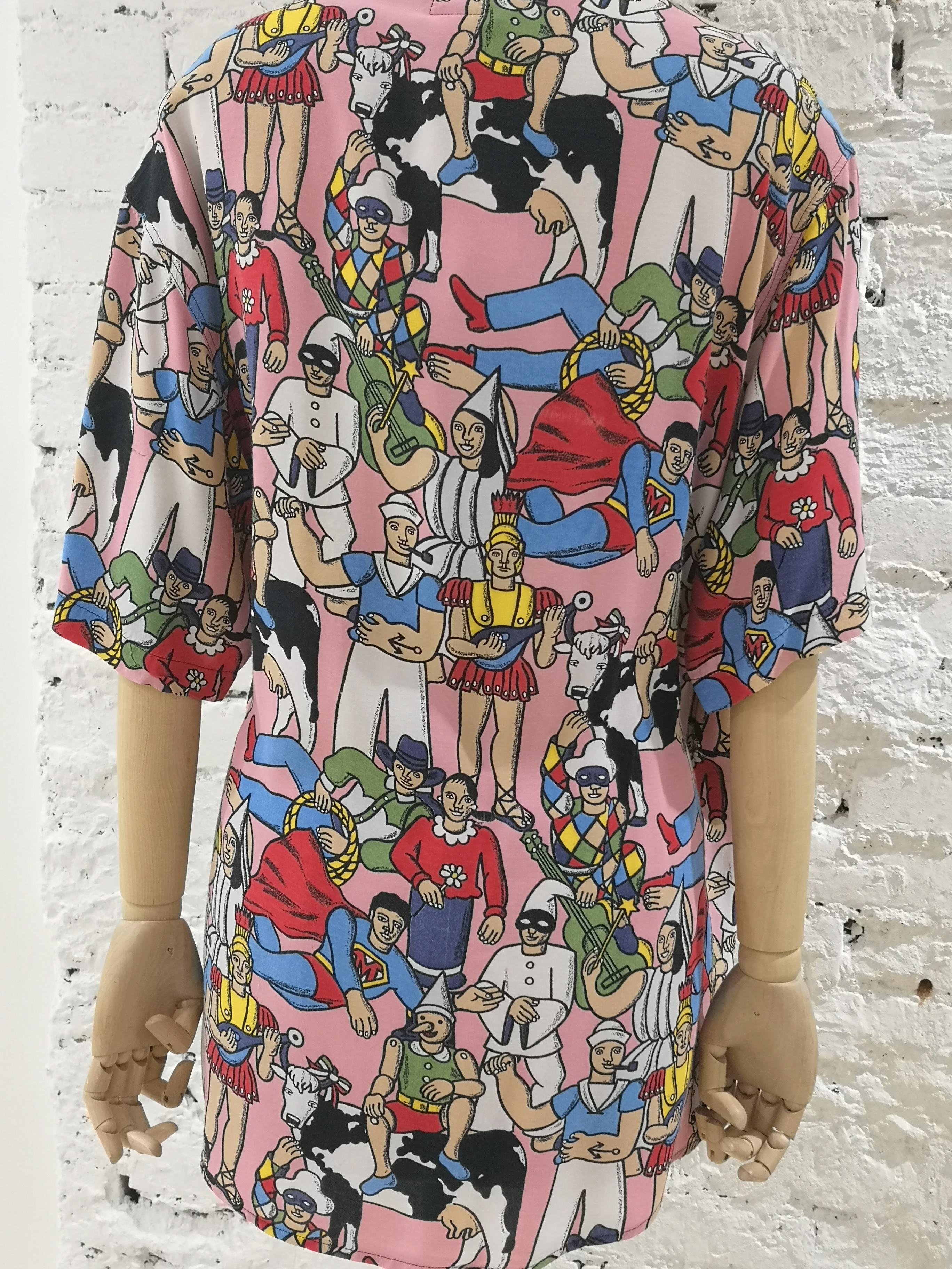 1990s Moschino Pink multicoloured famous italian characters inspo shirt For Sale 2