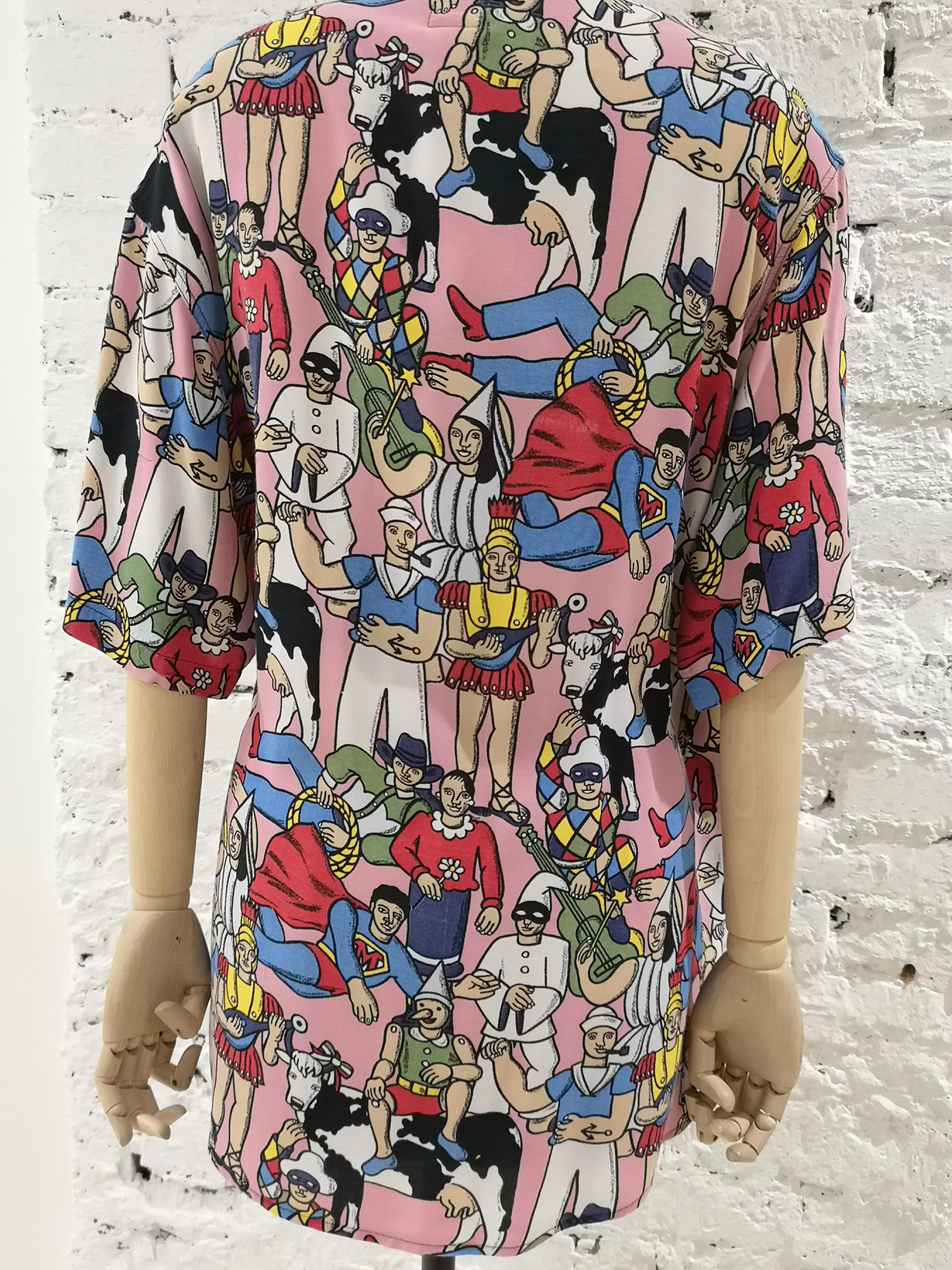 1990s Moschino Pink multicoloured famous italian characters inspo shirt For Sale 3