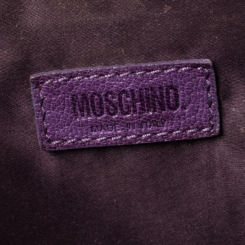 Moschino Purple Crinkled Patent Leather Double Zip Pocket Duffel Bag In Fair Condition For Sale In Dubai, Al Qouz 2