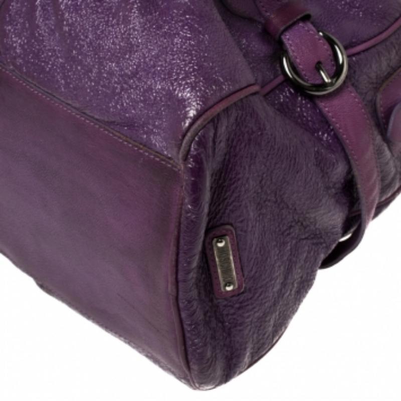 Moschino Purple Crinkled Patent Leather Double Zip Pocket Duffel Bag For Sale 4