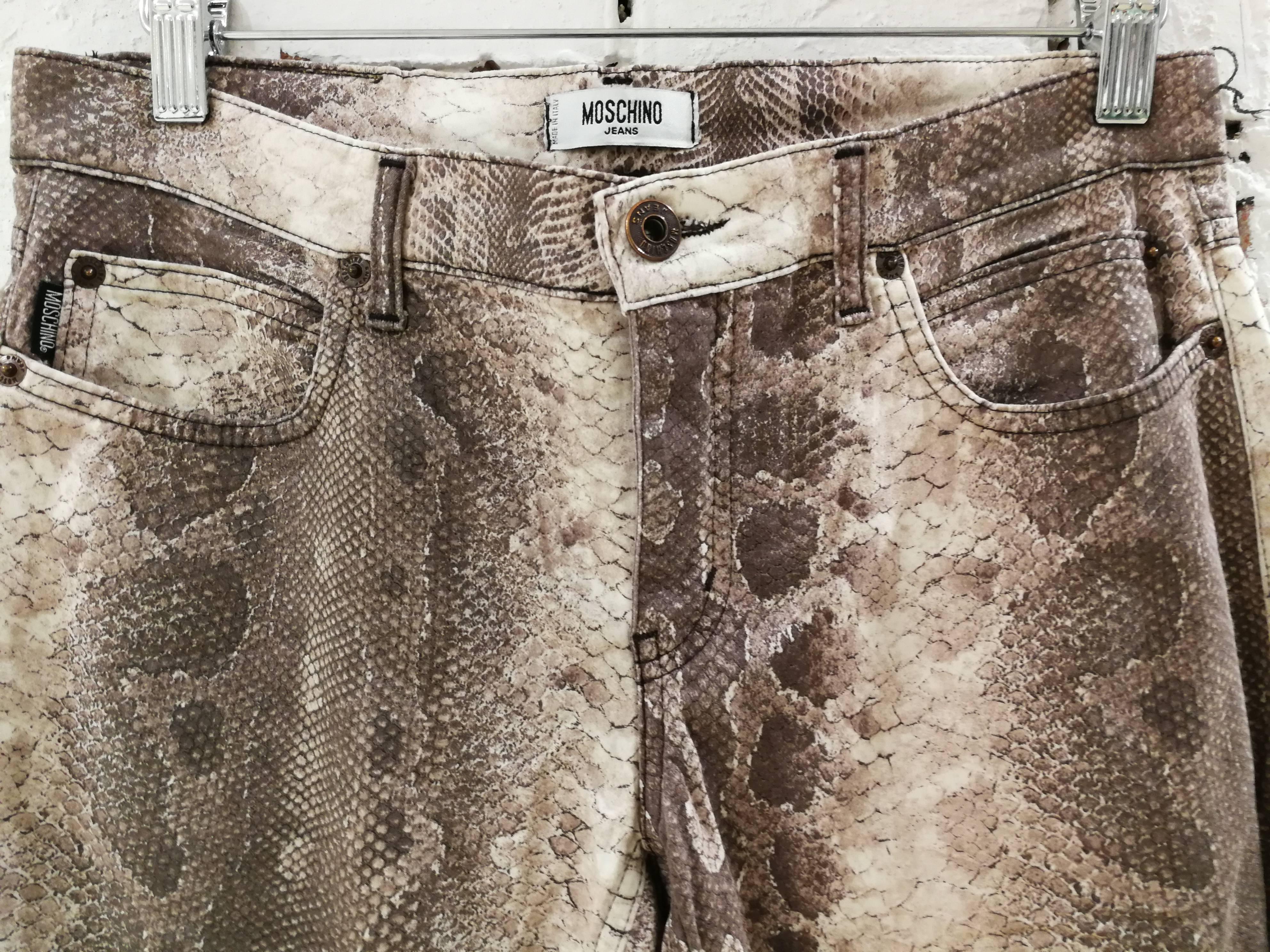 Moschino python stamp Trousers In Good Condition In Capri, IT