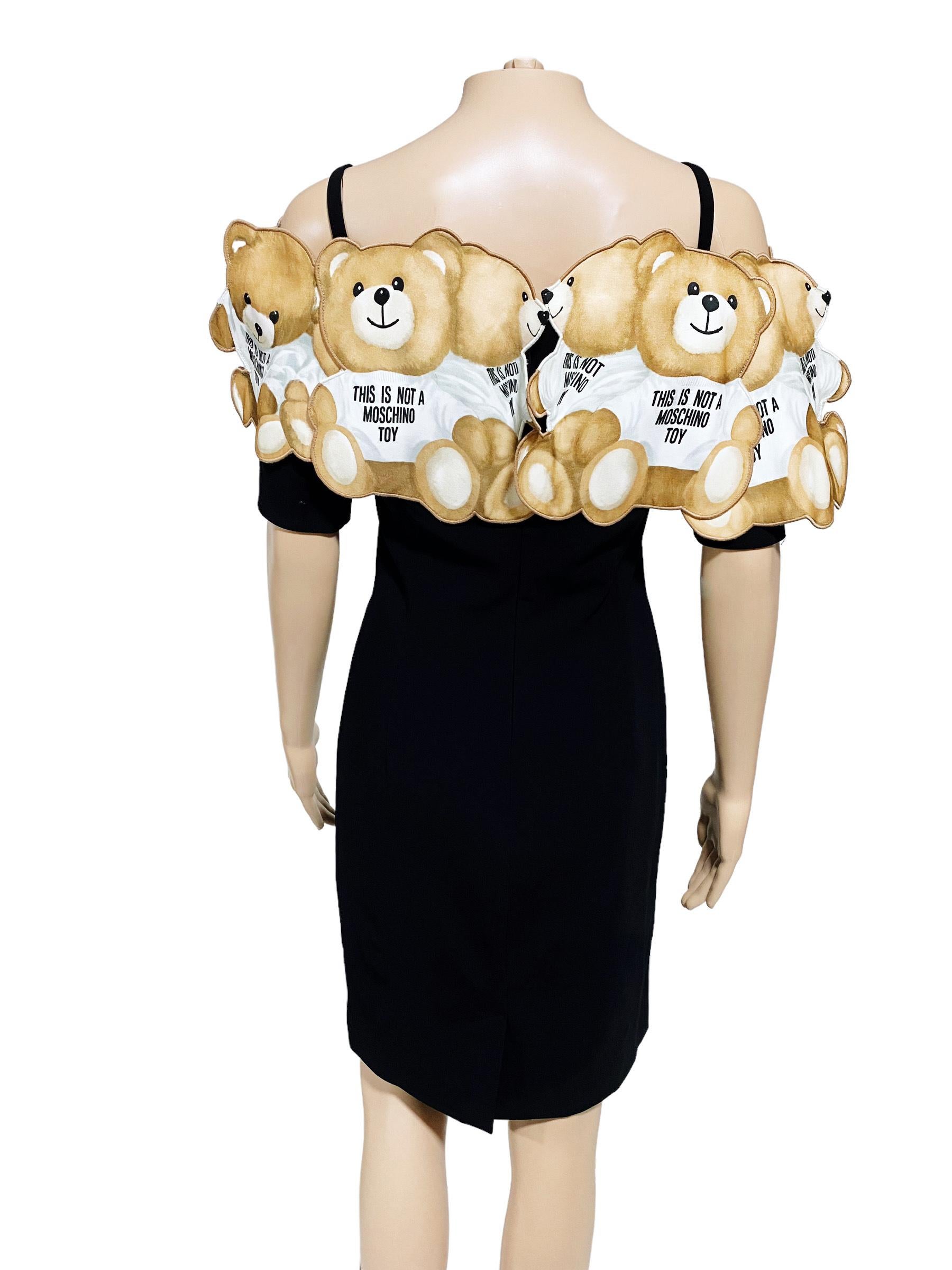Rare robe de défilé Teddy Valley of the Dolls de Moschino Pour femmes en vente