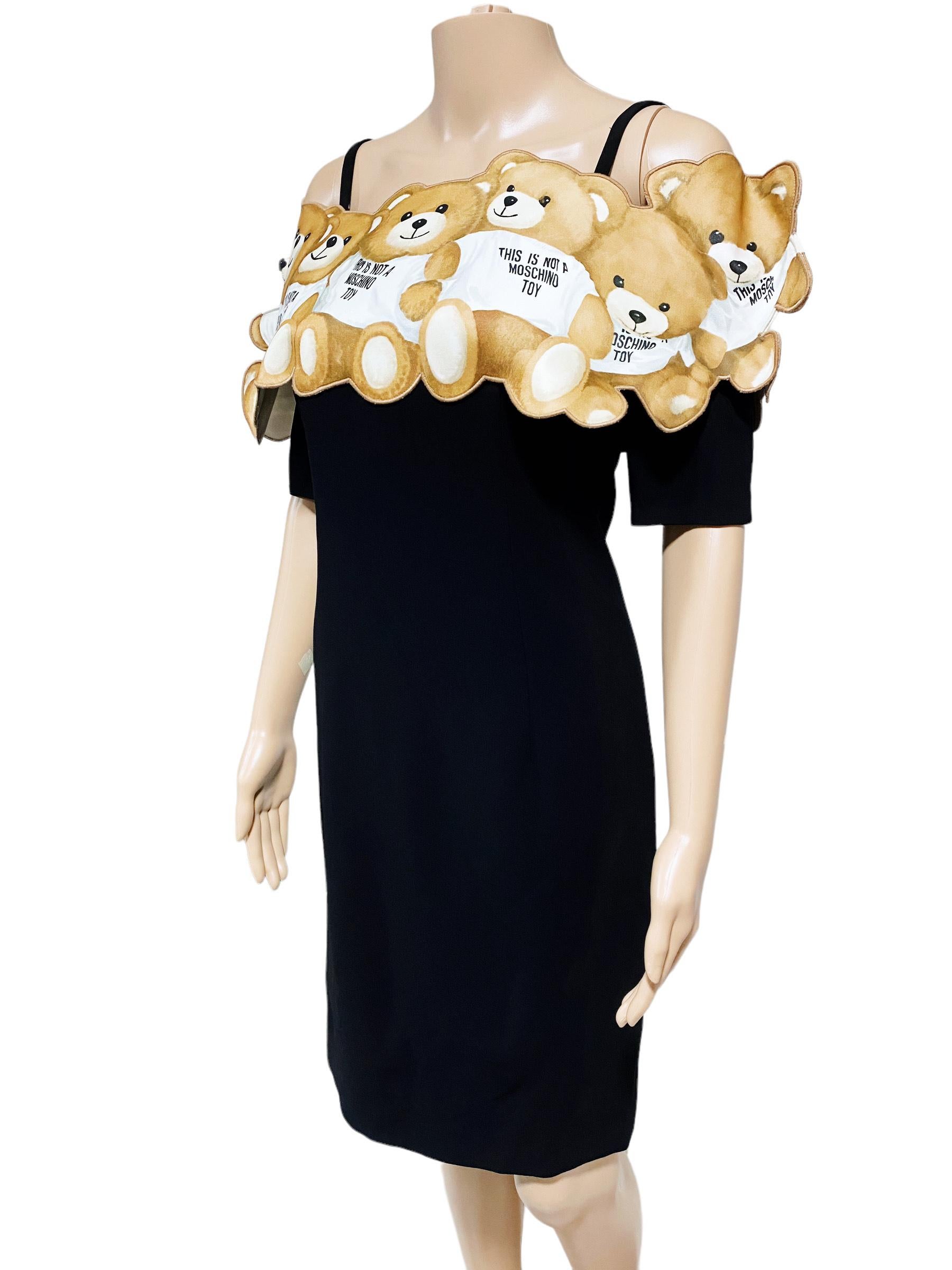 Rare robe de défilé Teddy Valley of the Dolls de Moschino en vente 2