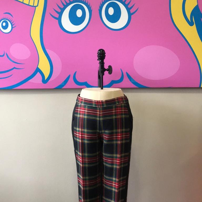 Moschino red plaid wool ankle tuxedo pants nwt

New with tags this Moschino mid rise wool plaid pant is perfect for Fall or holiday time- satin striped side gives this a formal feel . Zippers at end of pant legs. Pair with a fitted wool vest and