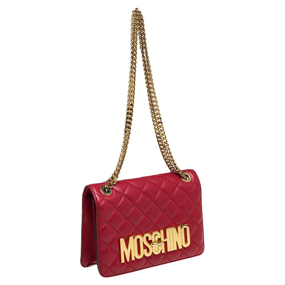 Moschino Red Quilted Leather Logo Flap Shoulder Bag In Good Condition In Dubai, Al Qouz 2