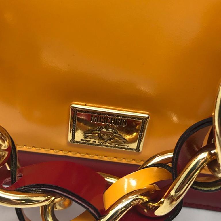 Moschino Redwall Vintage Roma Amor Red Bag Purse In Good Condition For Sale In Los Angeles, CA
