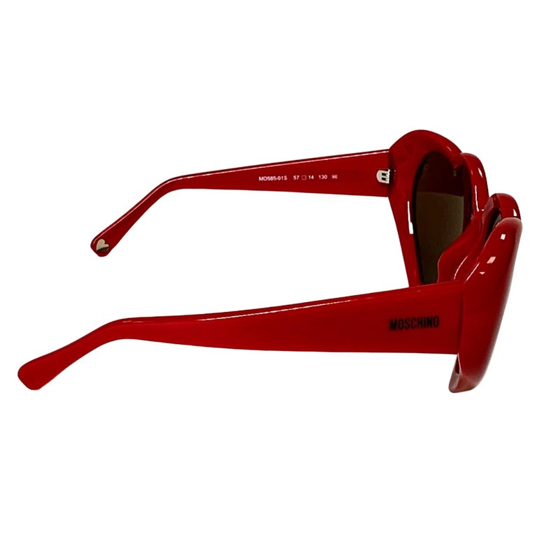 Moschino Retro Rote Liebes-Sonnenbrille in Herzform (MO585-01S) im Angebot  bei 1stDibs
