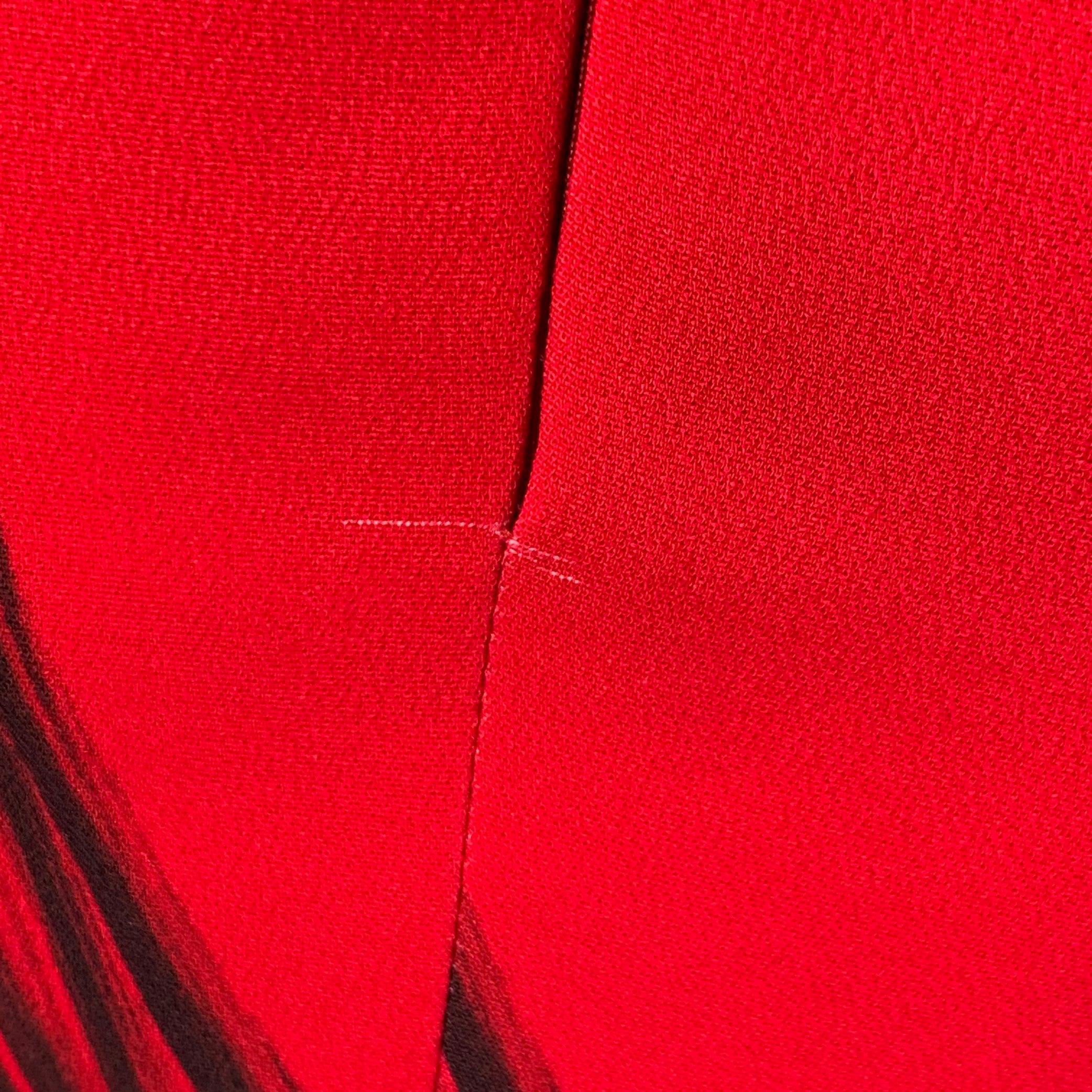 MOSCHINO Size 6 Red Black Viscose Blend Figures Bow Cocktail Dress For Sale 4