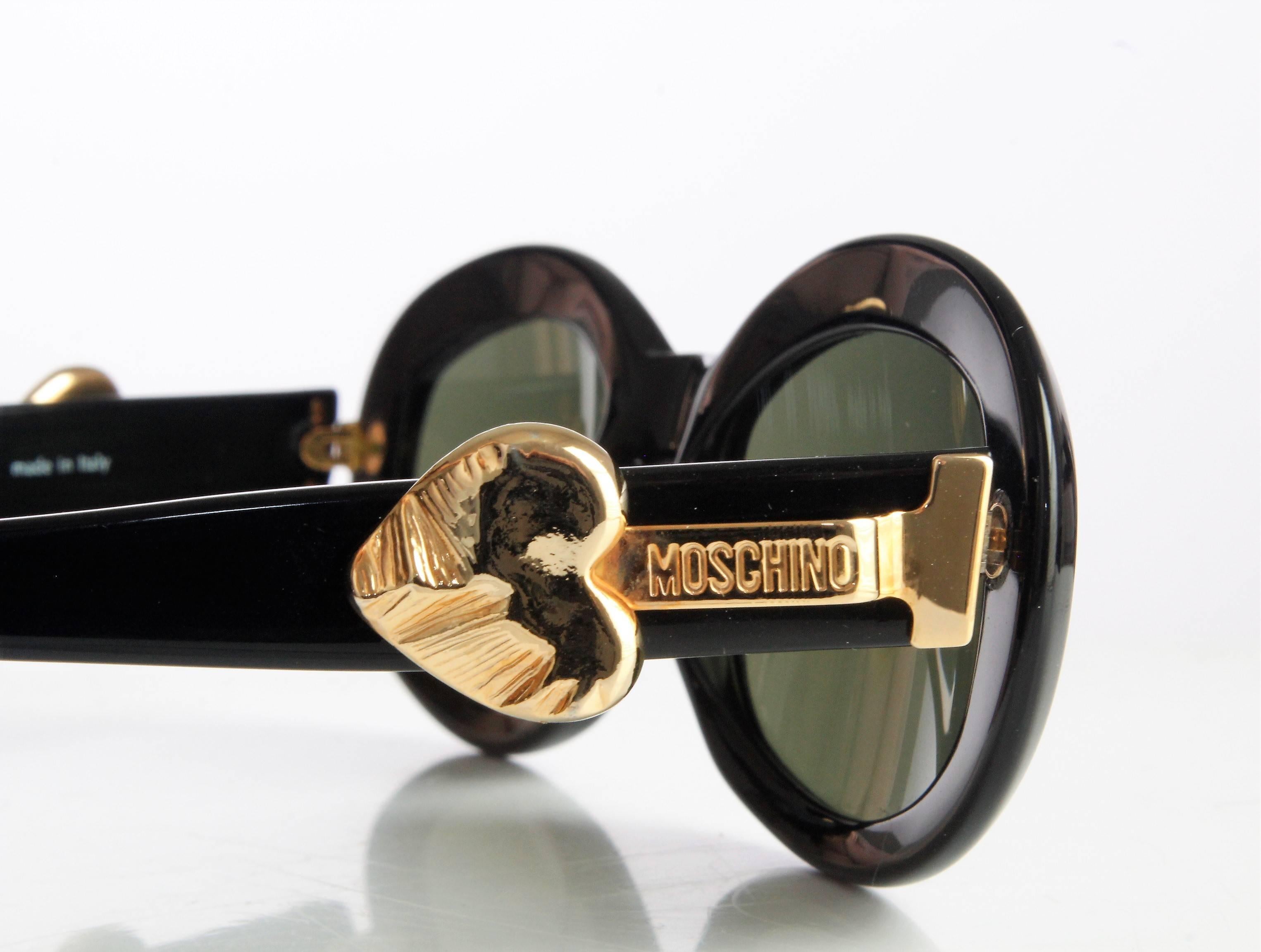 Moschino Sunglasses by Persol Ratti Black Resin Gold Heart Ladies 1985  For Sale 3