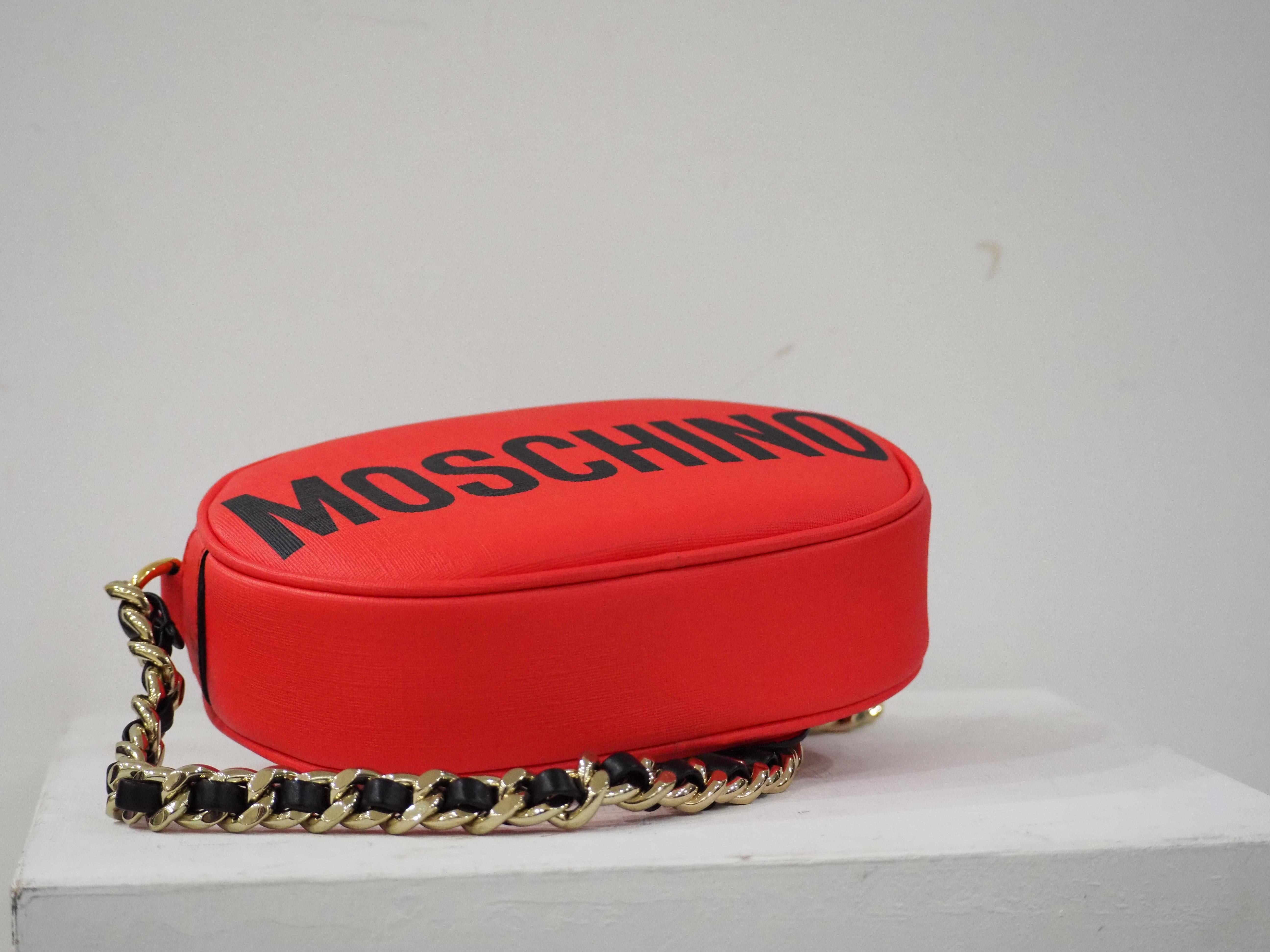 Moschino Dies ist nicht eine Moschino-Schultertasche aus rotem Leder im Zustand „Hervorragend“ im Angebot in Capri, IT