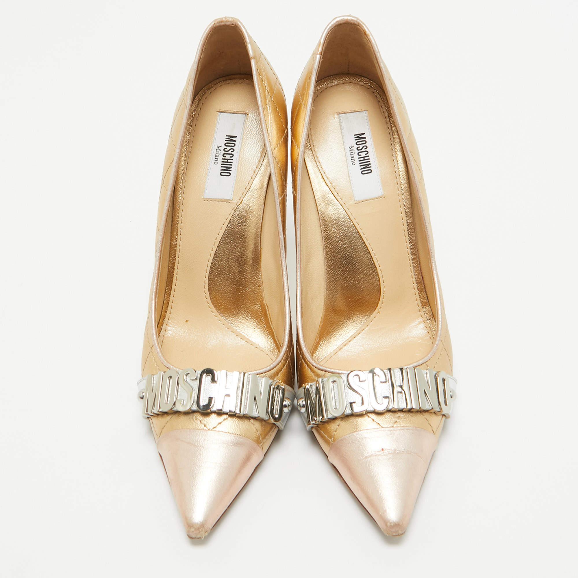 Beige Moschino Pumps in pelle trapuntata tricolore con logo misura 36 in vendita