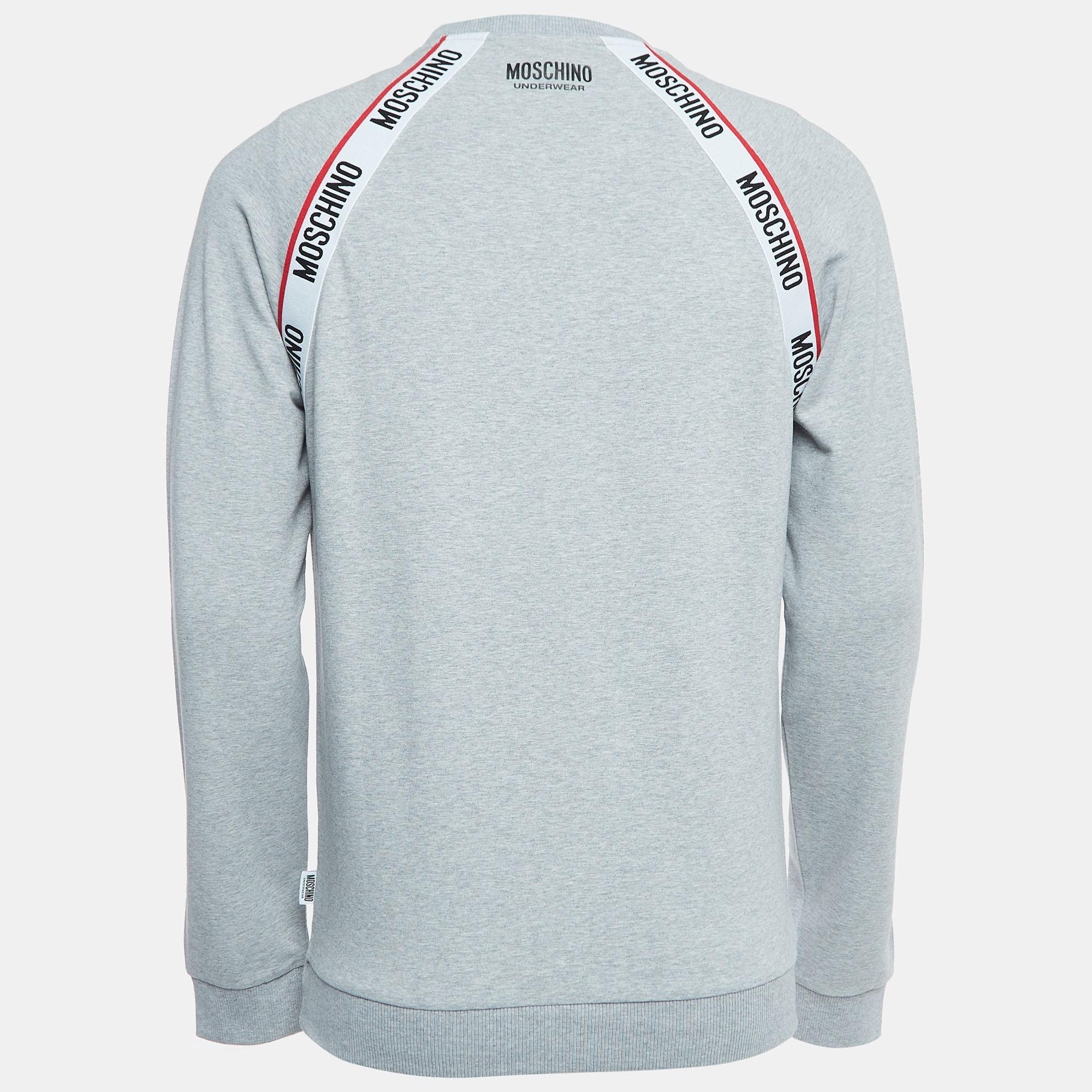 Whether you want to go out on casual outings with friends or just want to lounge around, this sweatshirt is a versatile piece and can be styled in many ways. It has been made using high-grade materials, and the creation will go well with basic denim