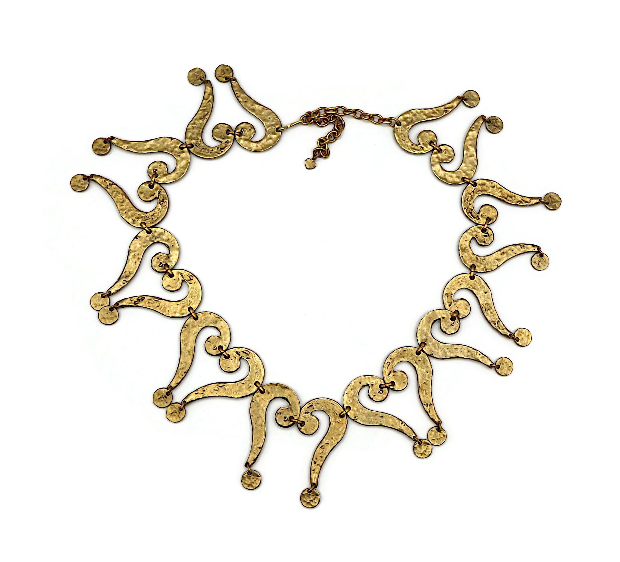 MOSCHINO Vintage Antiquities Gold Ton Fragezeichen Gürtel im Zustand „Gut“ im Angebot in Nice, FR
