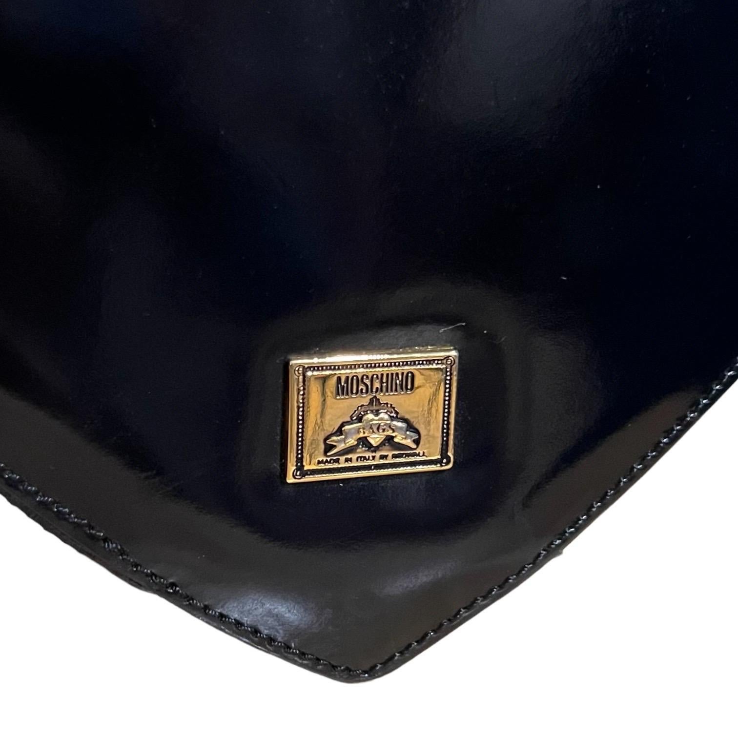 Moschino Rare sac en cuir noir en forme de cœur The Nanny 3