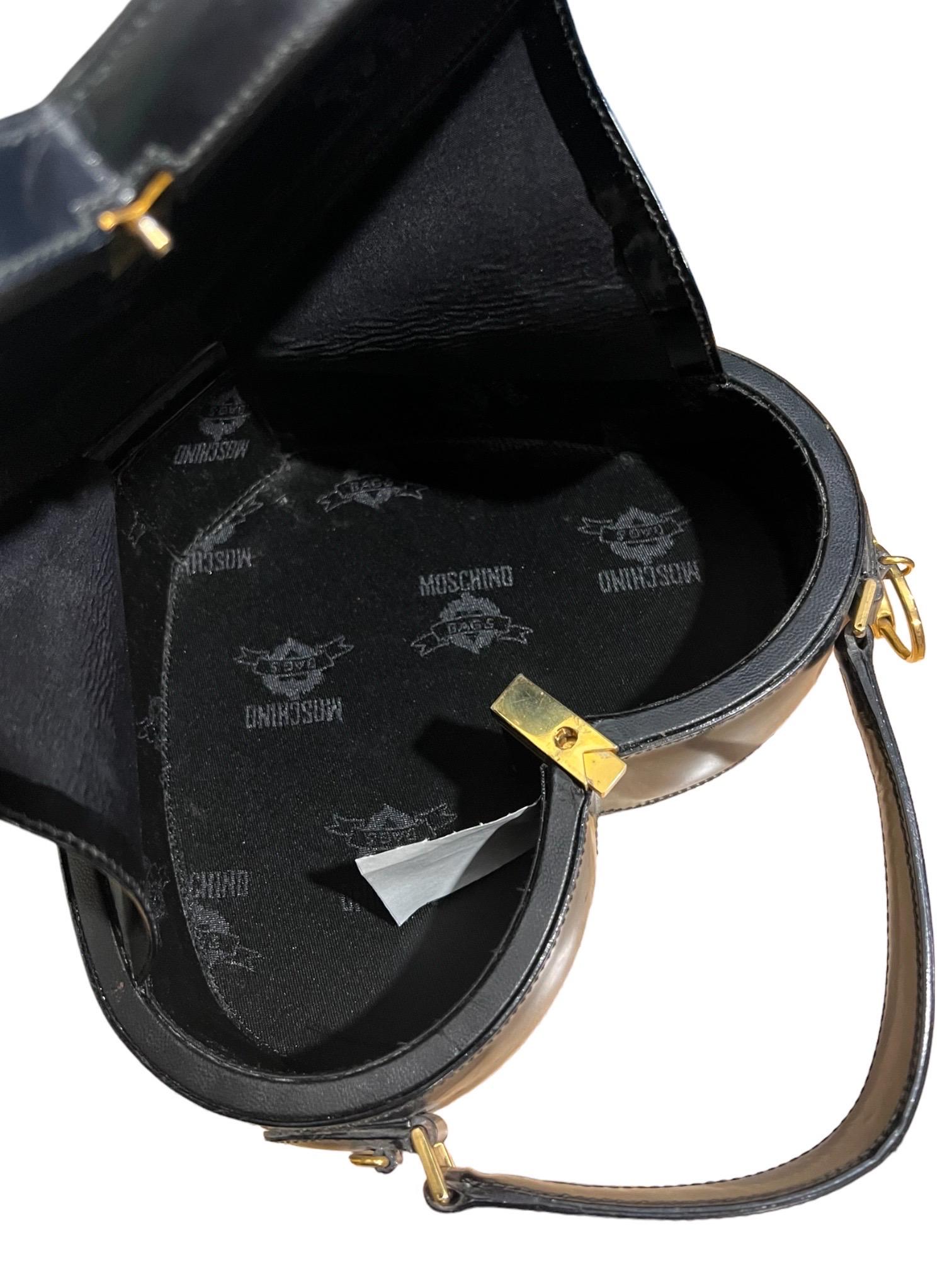 Moschino Rare sac en cuir noir en forme de cœur The Nanny 5