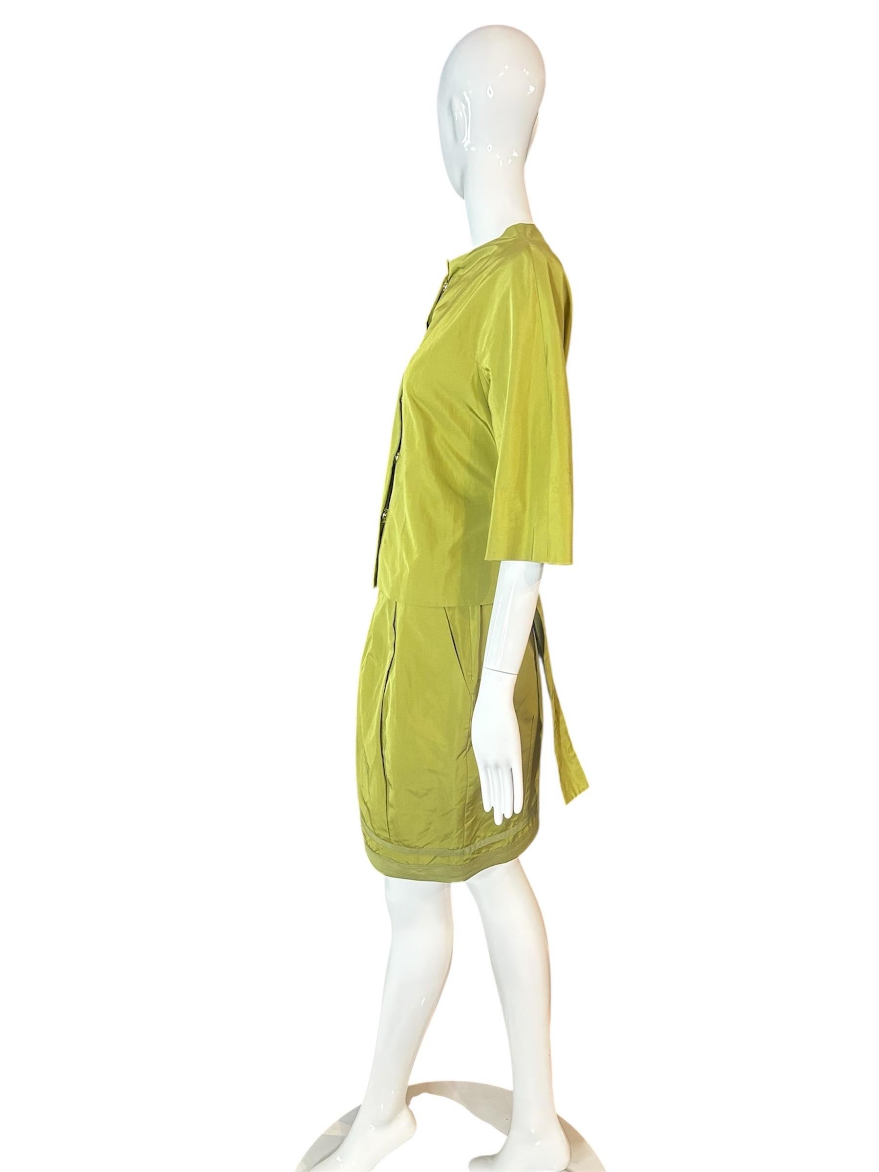 Moschino - Set di abiti con gonna in seta verde chartreuse vintage, anni '90 in vendita 2