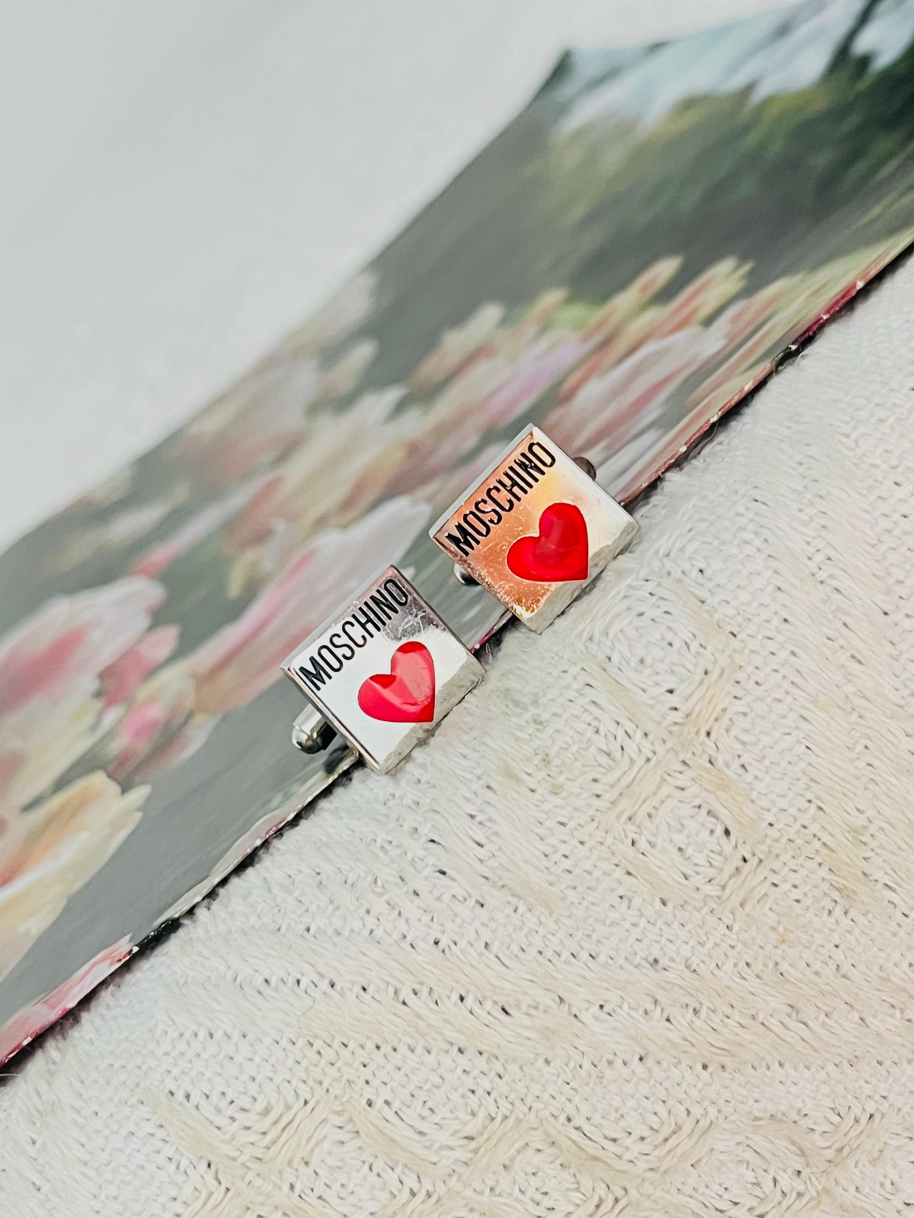Moschino Vintage Classic Hallmark Logo Monogram Red Heart Love Square Cufflinks In Good Condition For Sale In Wokingham, England