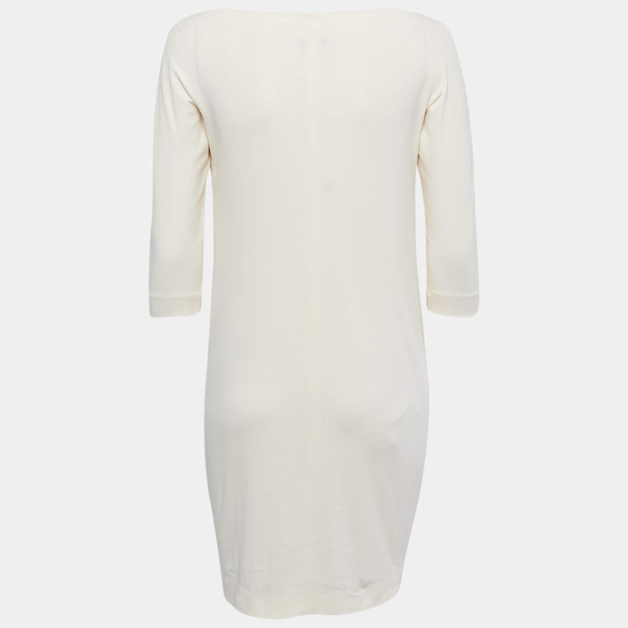 La raffinata maestria e la silhouette femminile di questo abito firmato mostrano l'impeccabile maestria sartoriale dell'etichetta. È cucito con materiali di qualità.  ha una buona vestibilità  e può essere facilmente abbinato ad accessori chic. 