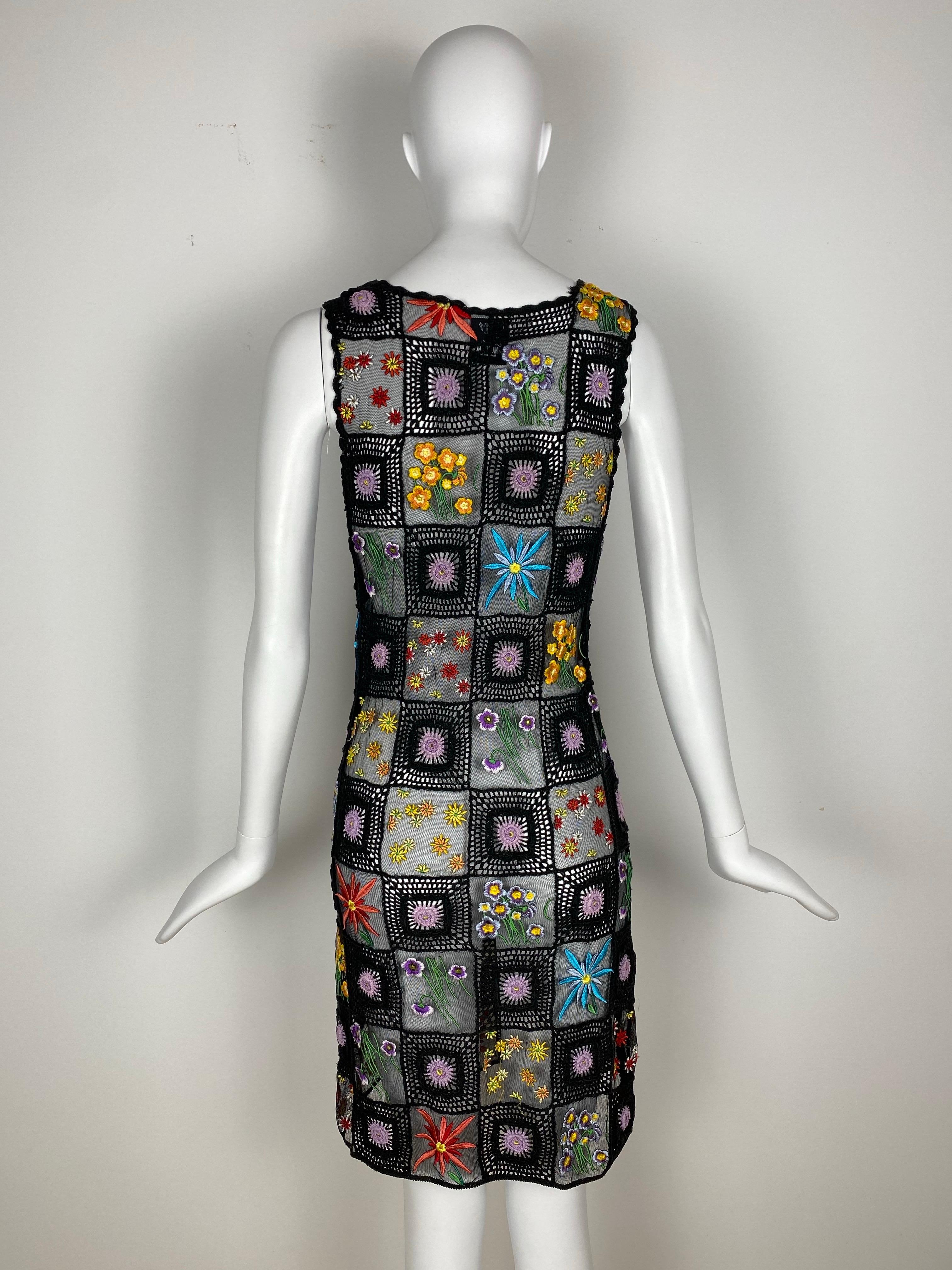 MOSCHINO Vintage Crochet Knit Schwarzes Midikleid 1990s im Angebot 3