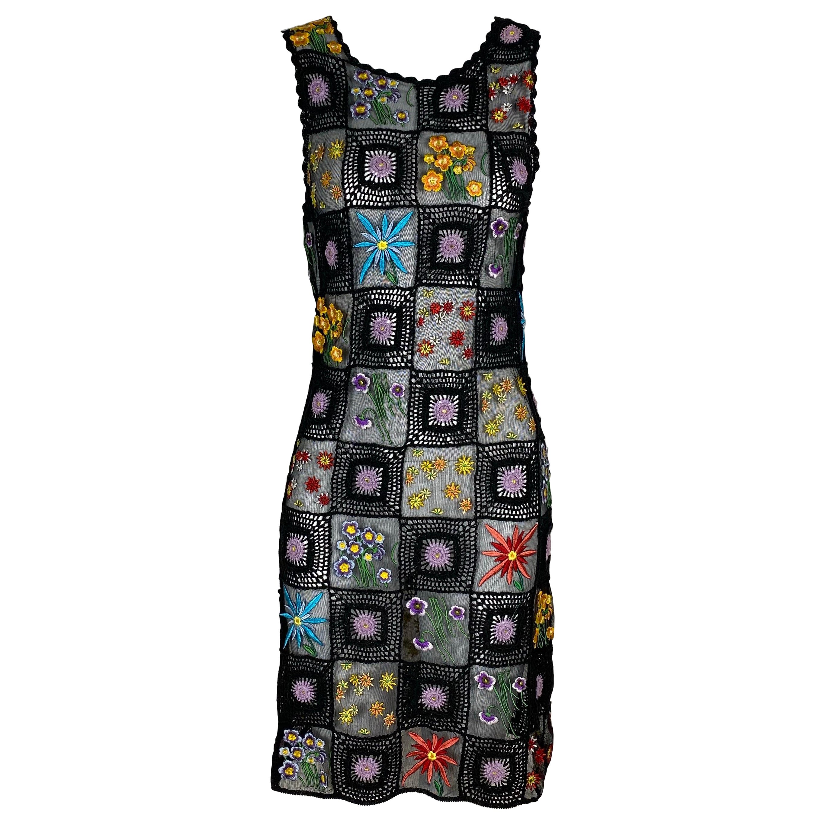 MOSCHINO Vintage Crochet Knit Schwarzes Midikleid 1990s im Angebot