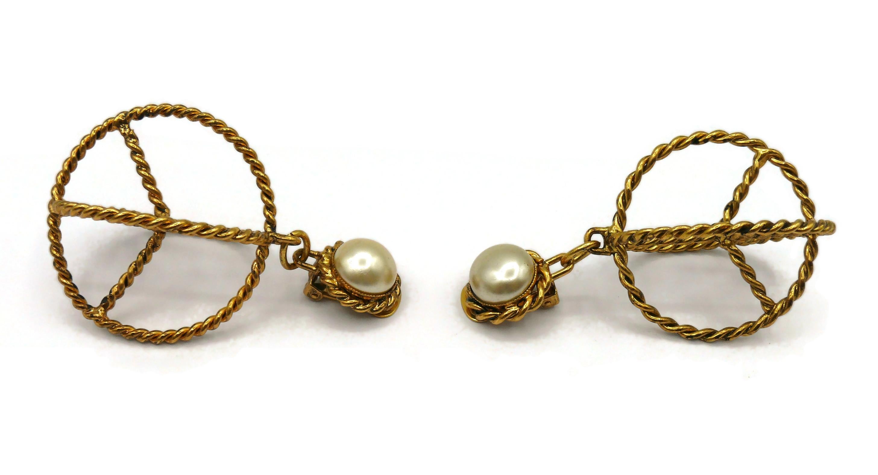 MOSCHINO Vintage Gold Tone Peace Dangling Earrings In Good Condition For Sale In Nice, FR