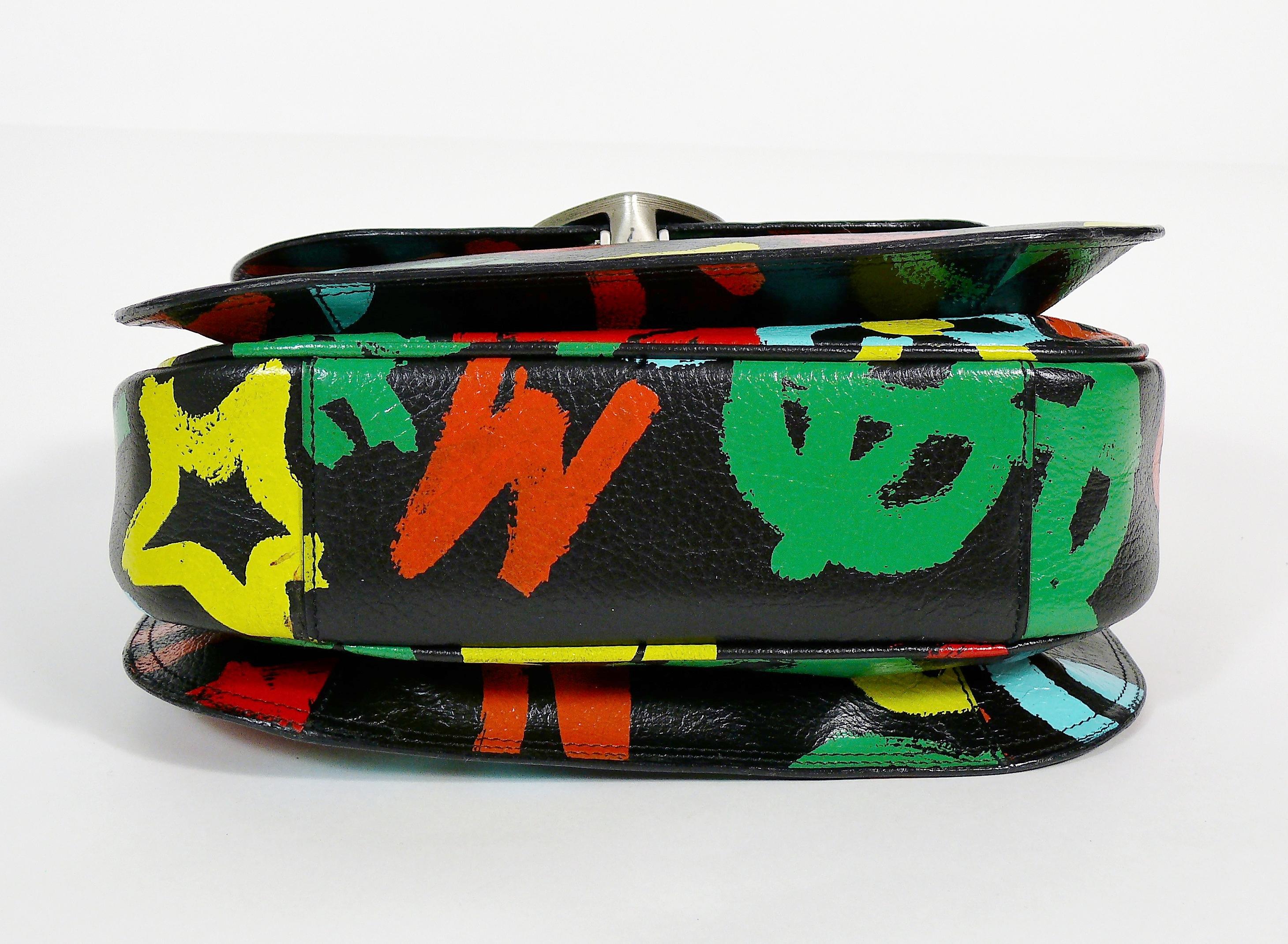 Moschino Vintage Graffitis Non E Tutt'Oro Quello Che Luccia Leather Handbag For Sale 2