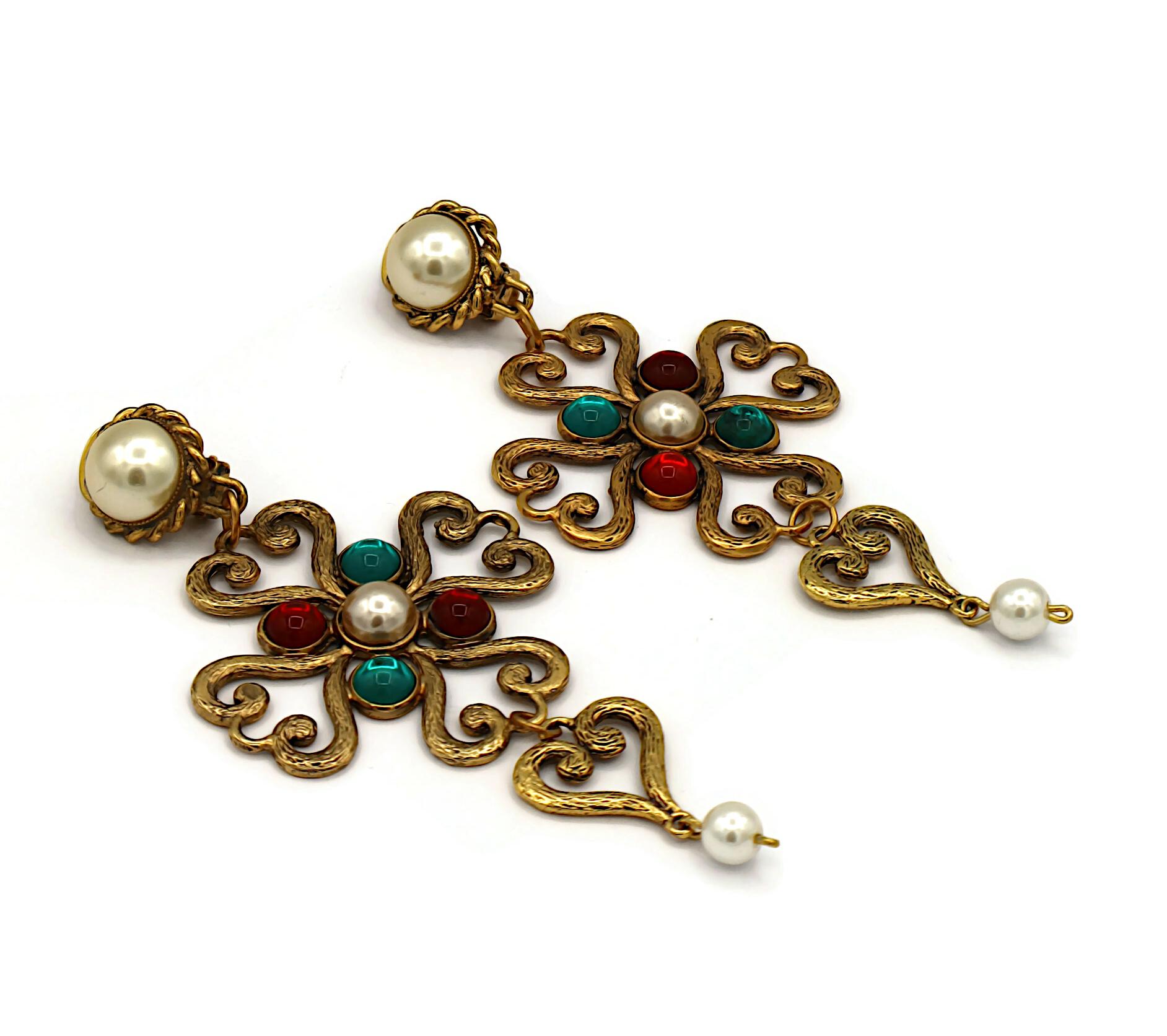 MOSCHINO Vintage Heart Dangling Earrings In Good Condition For Sale In Nice, FR