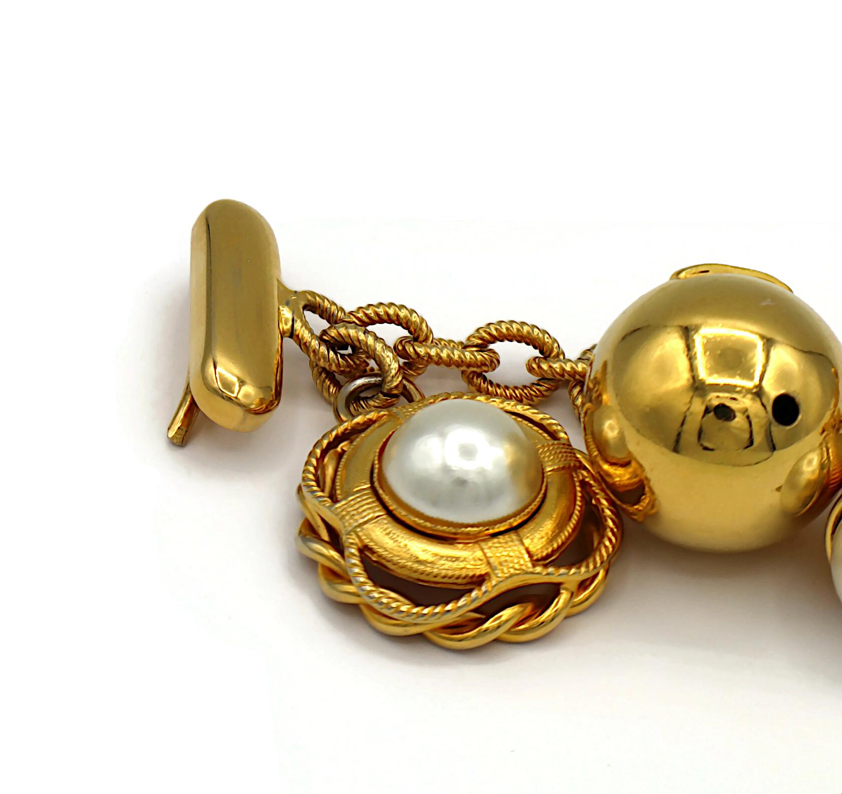 MOSCHINO Vintage Iconic Charm Tiered Belt Necklace In Good Condition For Sale In Nice, FR