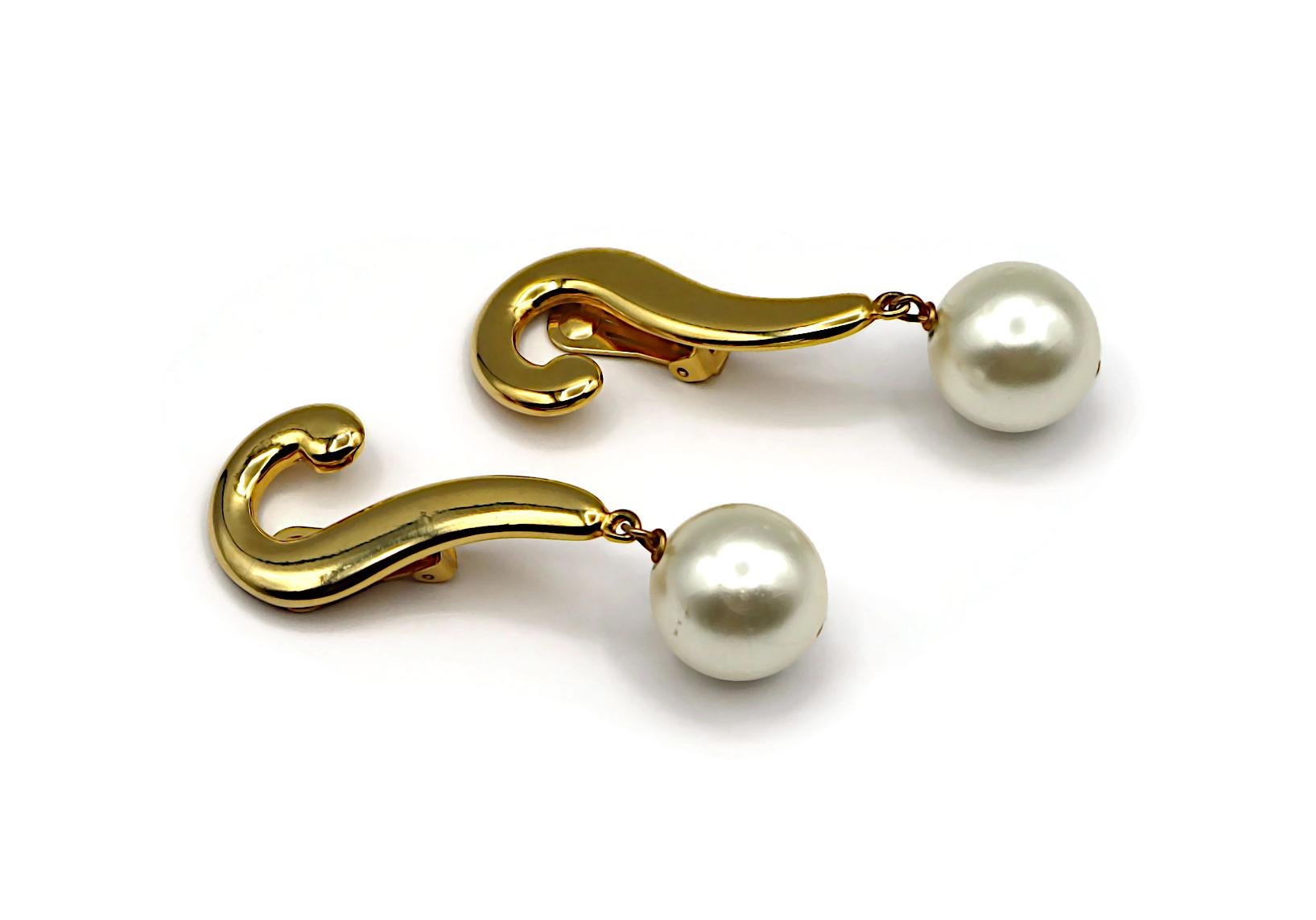 Women's MOSCHINO Vintage Iconic Question Mark Dangling Earrings For Sale