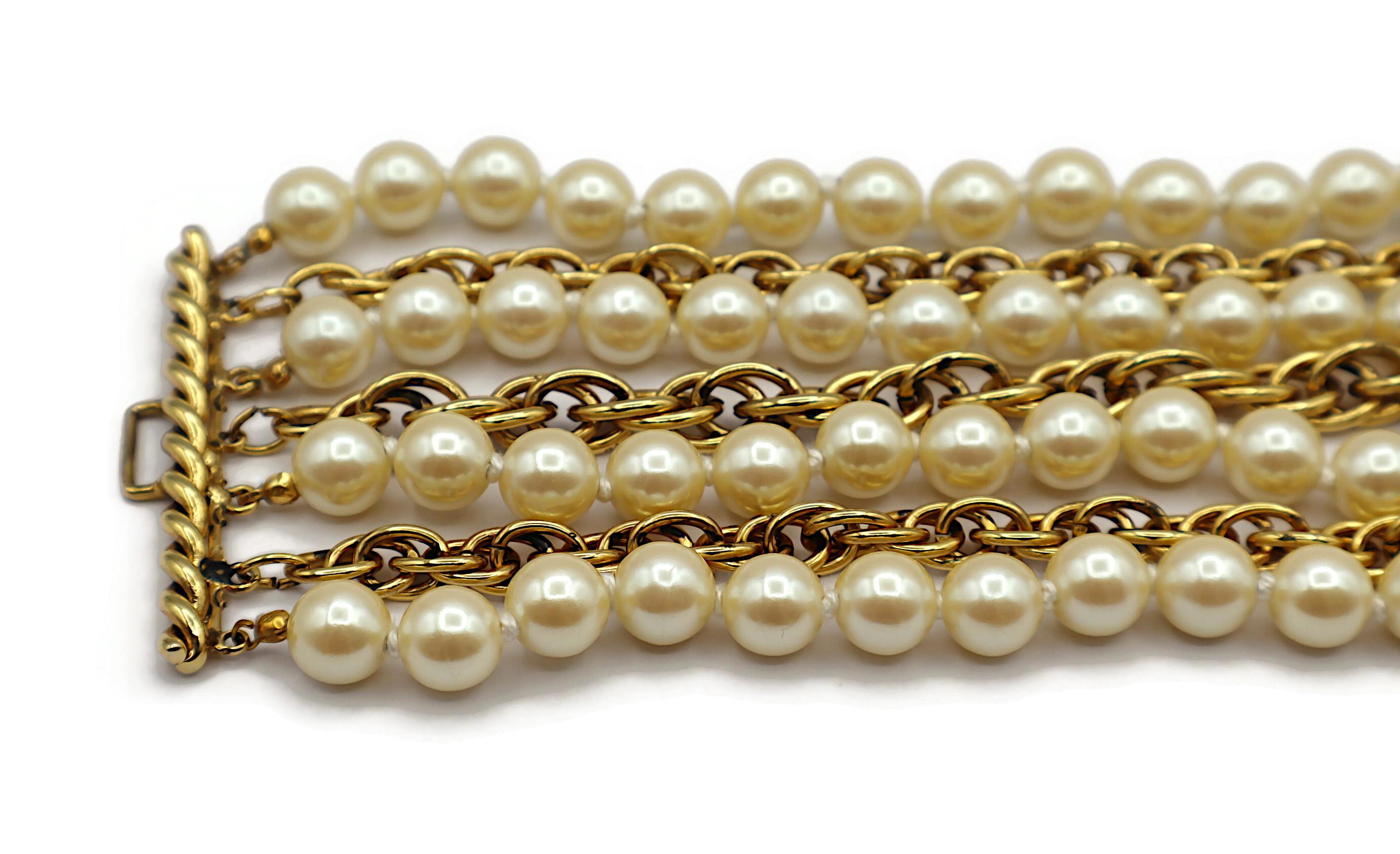 MOSCHINO Bracciale vintage con catena e perle a più fili in tonalità oro In condizioni buone in vendita a Nice, FR