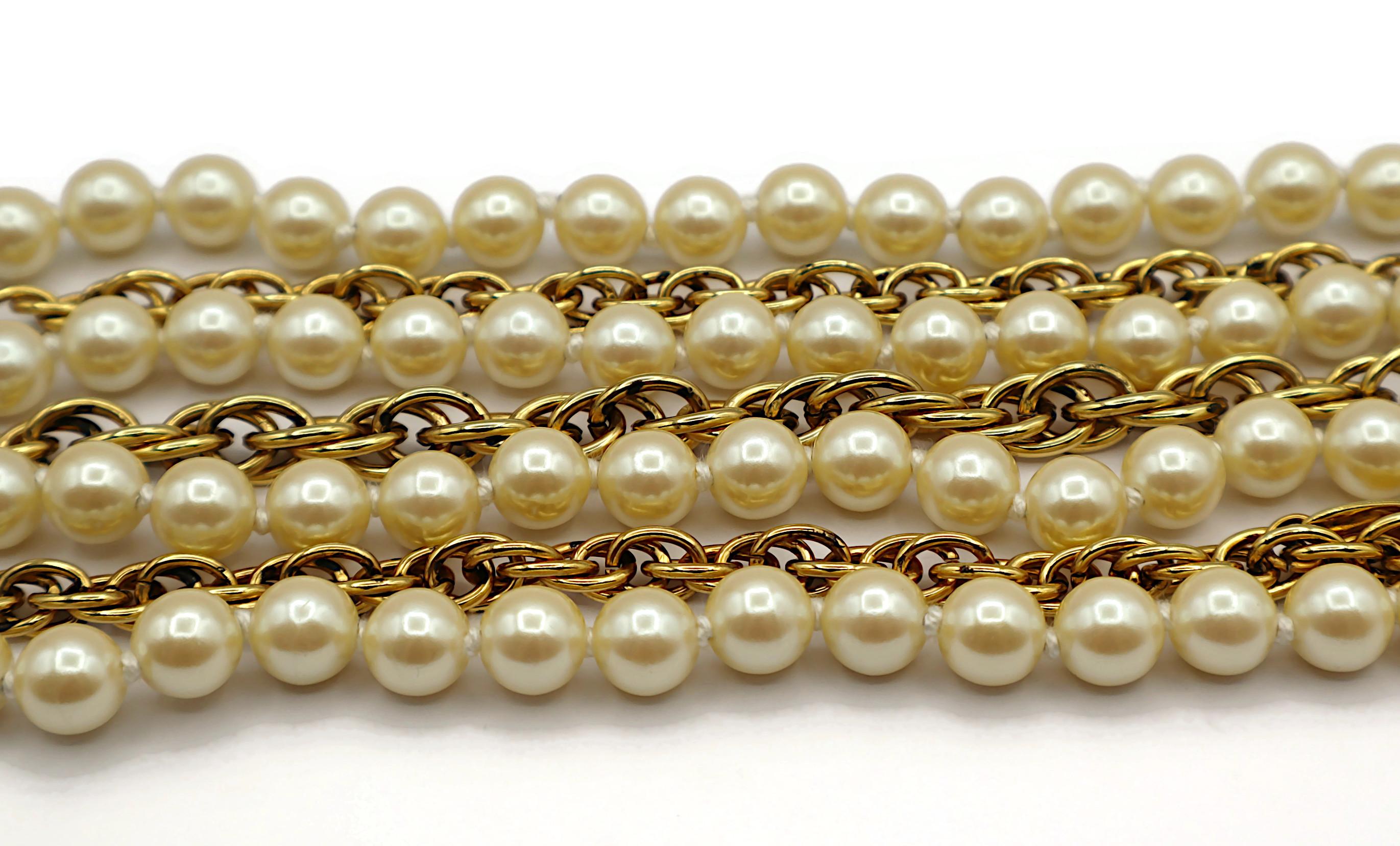 Donna MOSCHINO Bracciale vintage con catena e perle a più fili in tonalità oro in vendita