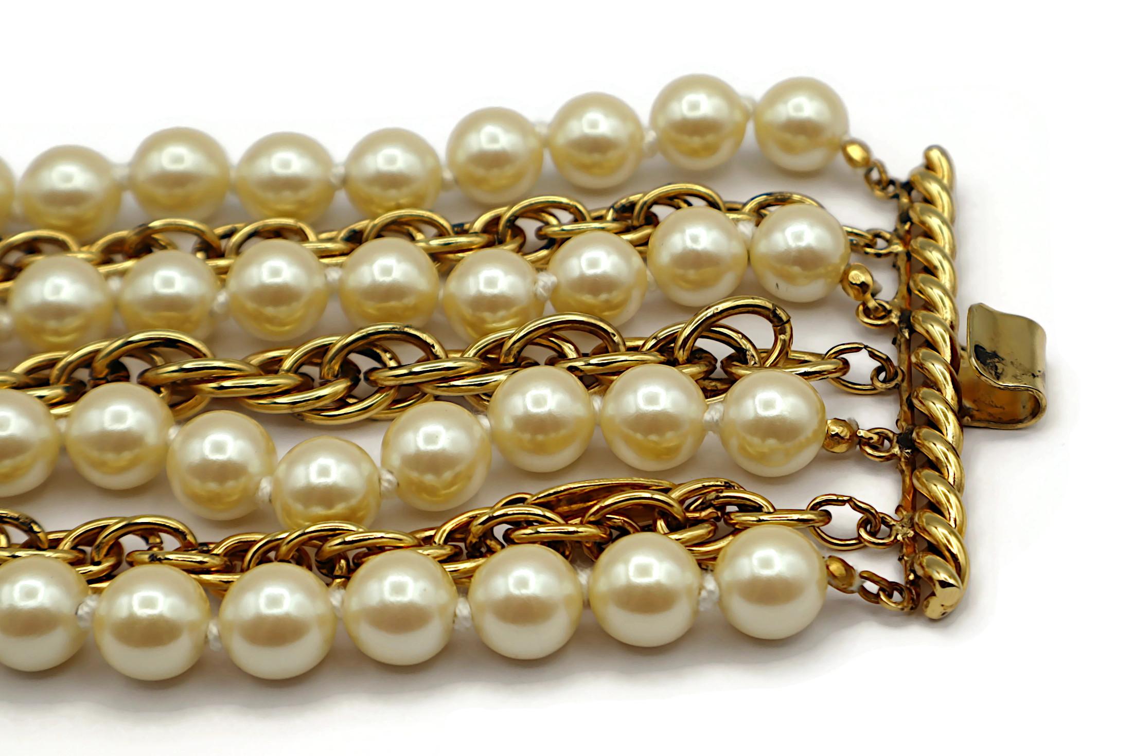 MOSCHINO Bracciale vintage con catena e perle a più fili in tonalità oro in vendita 1