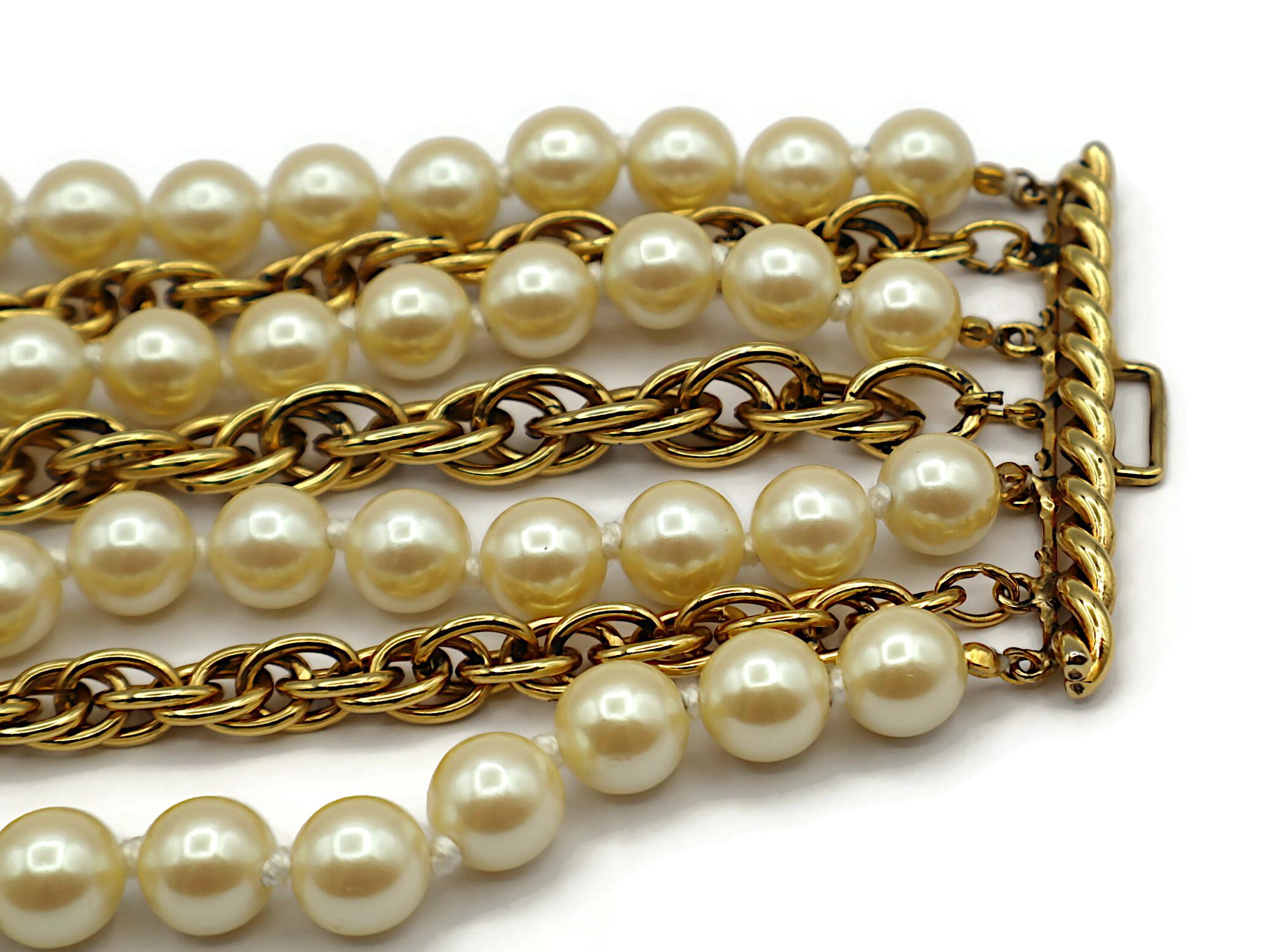 MOSCHINO Bracciale vintage con catena e perle a più fili in tonalità oro in vendita 4