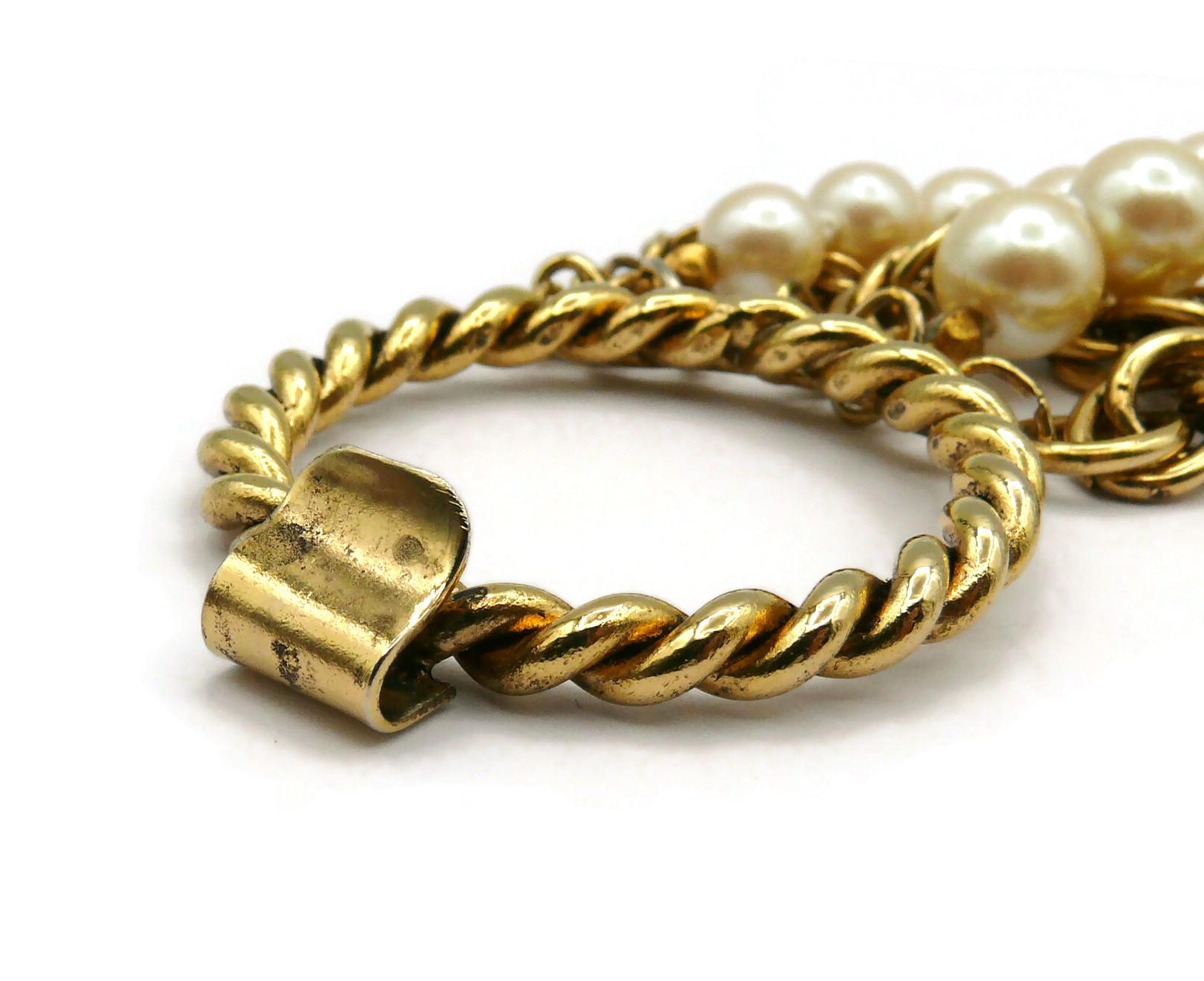 MOSCHINO Vintage Mehrreihige goldfarbene Vintage-Halskette mit Kette und Perlen-Halskette im Angebot 8