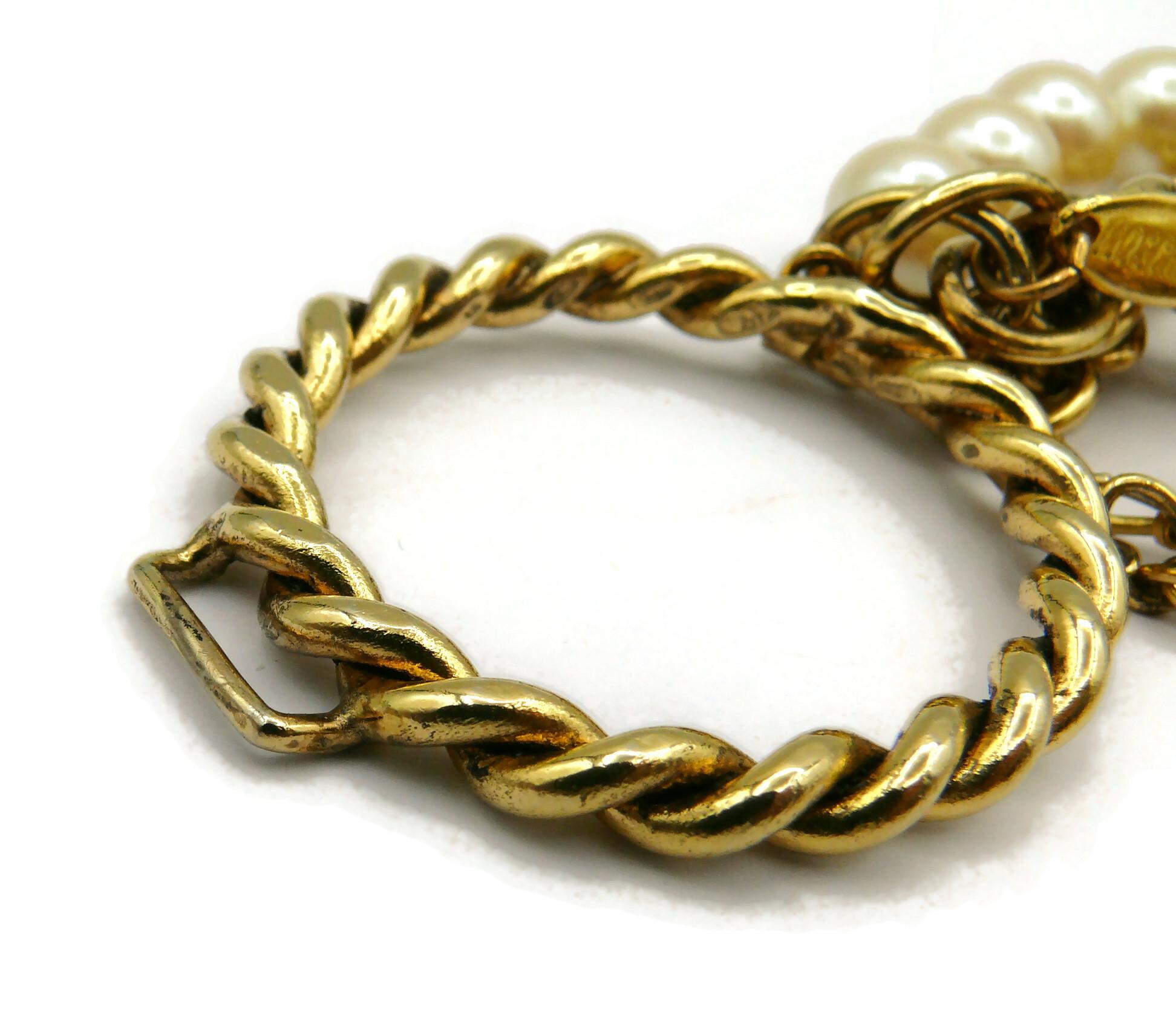MOSCHINO Vintage Mehrreihige goldfarbene Vintage-Halskette mit Kette und Perlen-Halskette im Angebot 9