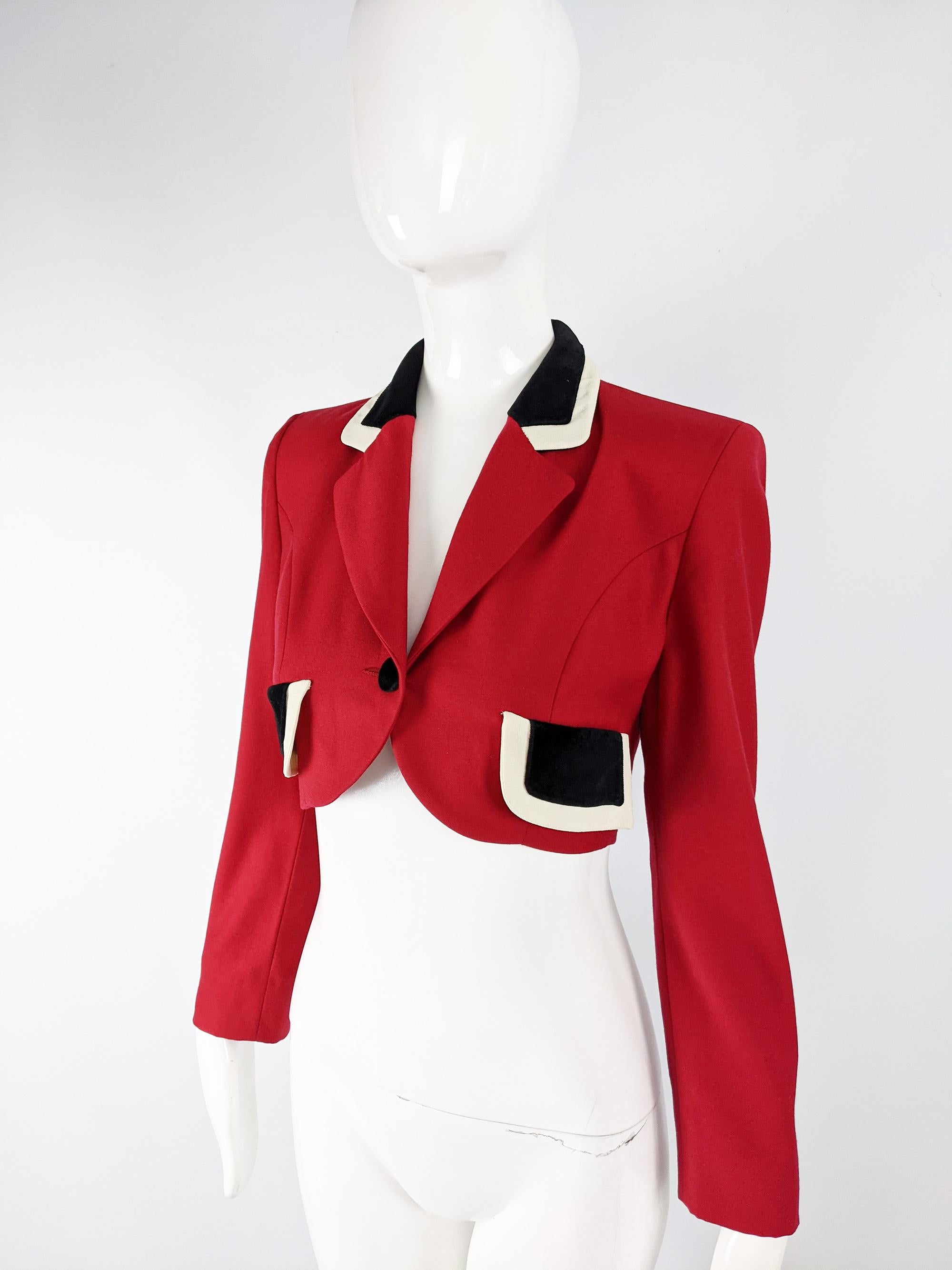 Moschino Vintage Red Crepe Crop Jacket In Good Condition For Sale In Doncaster, South Yorkshire