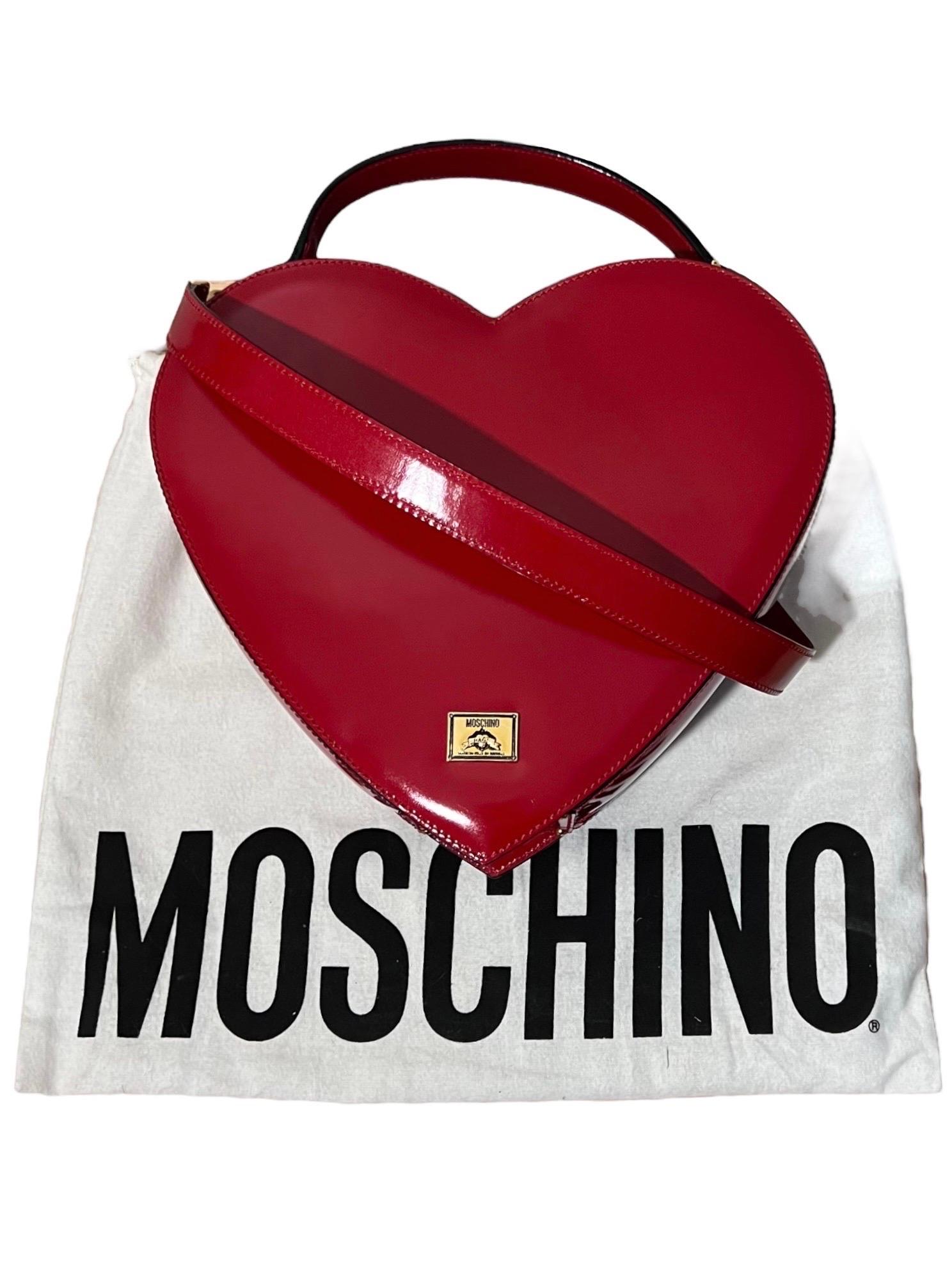 Moschino Vintage Red Leather Heart Bag The Nanny In Excellent Condition In Concord, NC