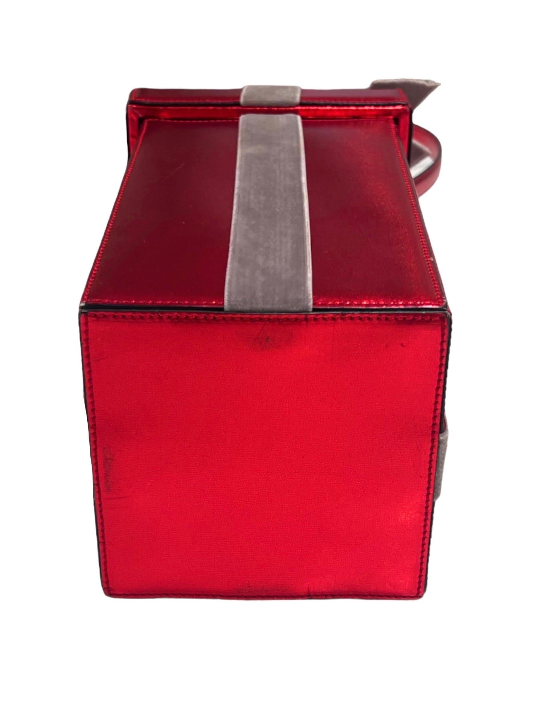 Moschino Vintage Red Present Gift Box en cuir 7