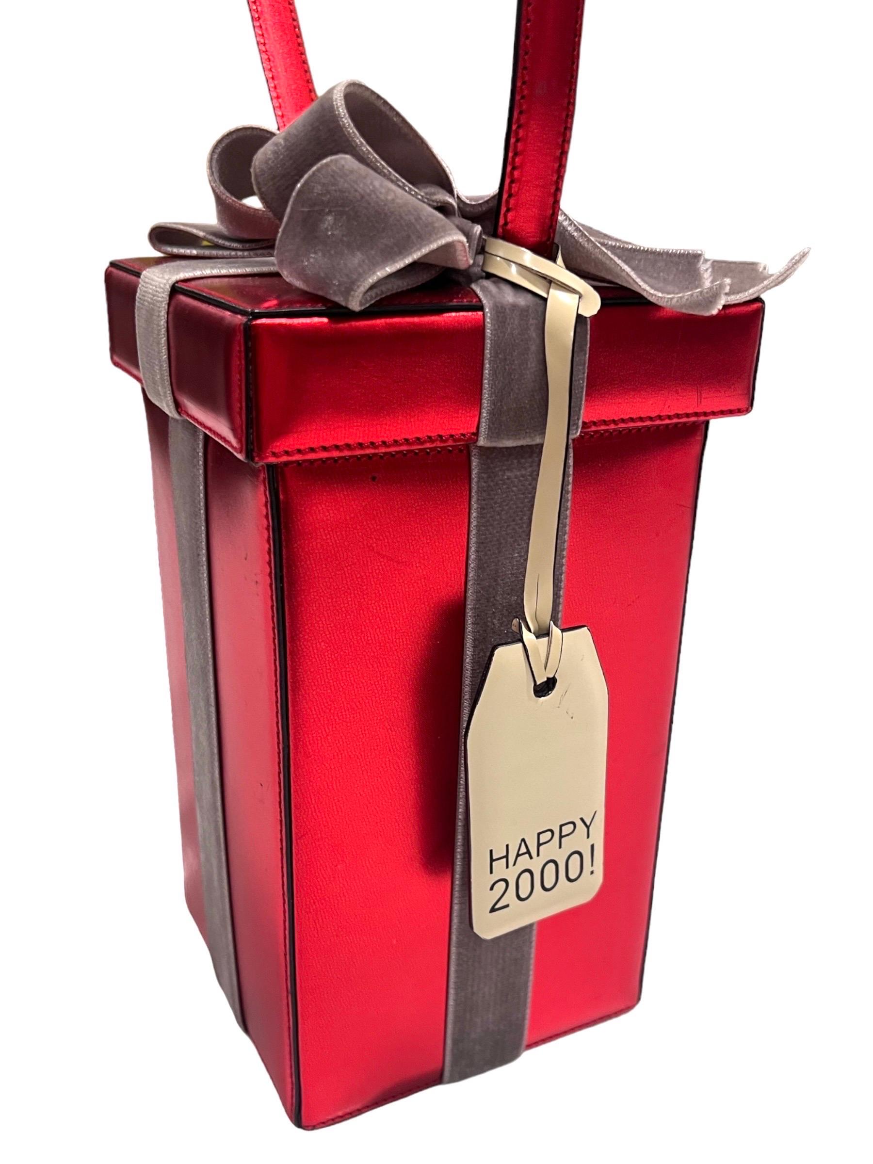 Moschino Vintage Red Present Gift Box en cuir 4