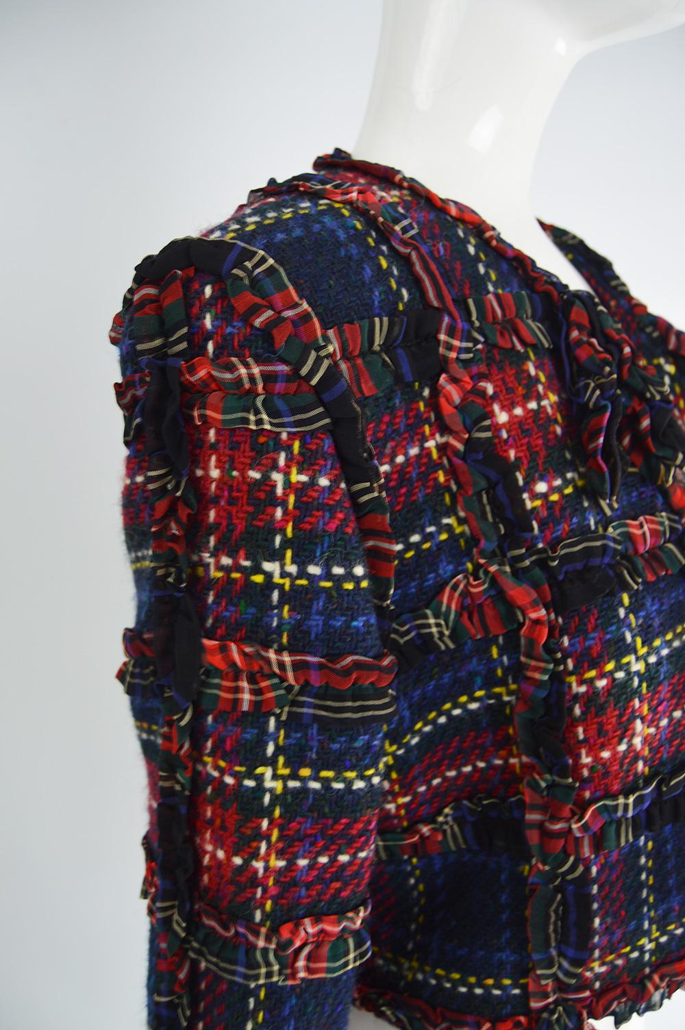 Moschino Vintage Ruffled Tartan Wool Plaid Check Womens Blazer Jacket, A/W 1993 In Excellent Condition For Sale In Doncaster, South Yorkshire