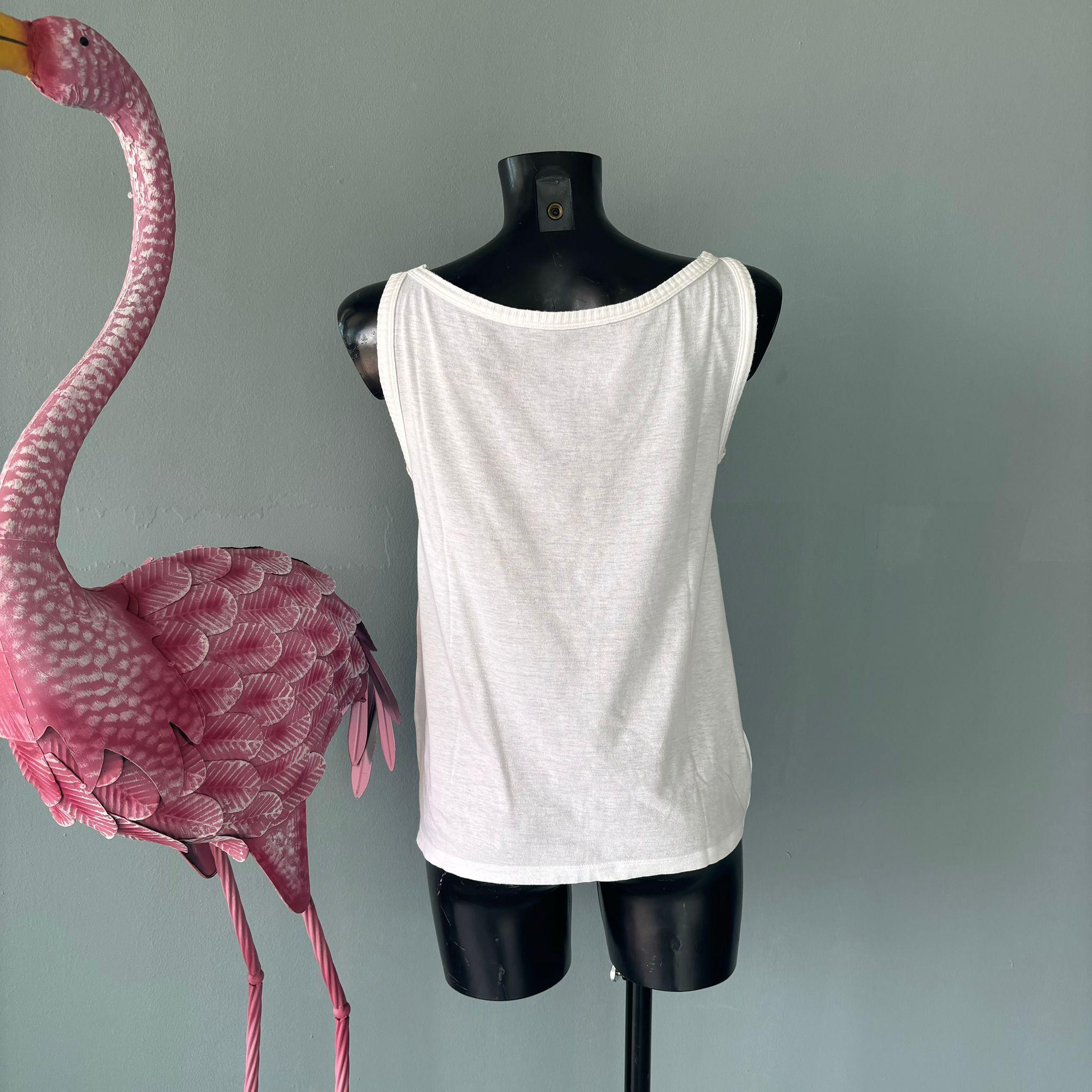 Moschino Vintage White Tank Top - Bold Grafik 'Born Under a Lucky Star' - Größe im Zustand „Hervorragend“ im Angebot in Basaluzzo, IT
