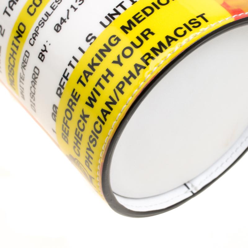 Moschino White Capsule Patent Leather Pill Bottle Crossbody Bag In New Condition In Dubai, Al Qouz 2